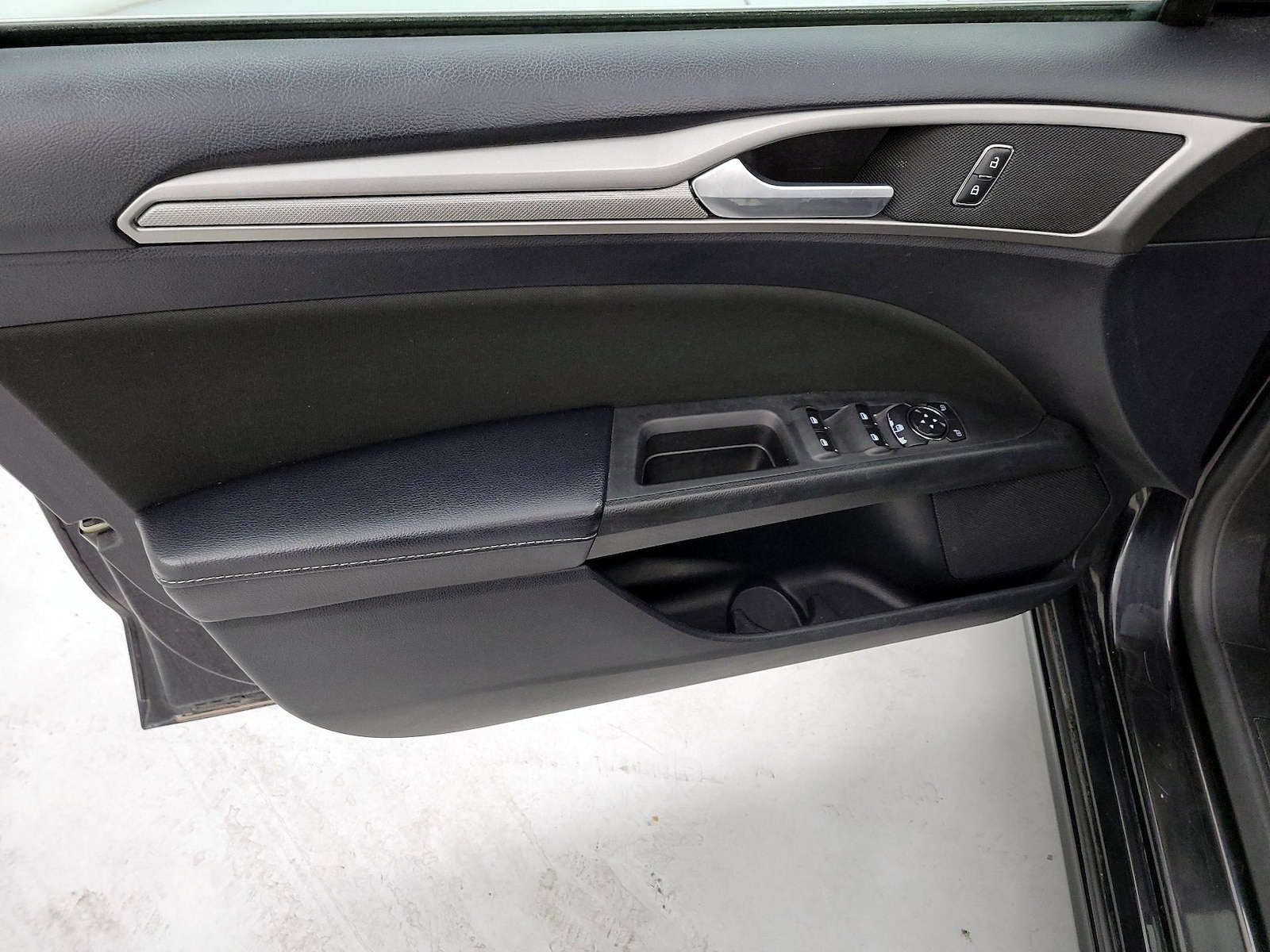 2020 Ford Fusion SE - Photo 13
