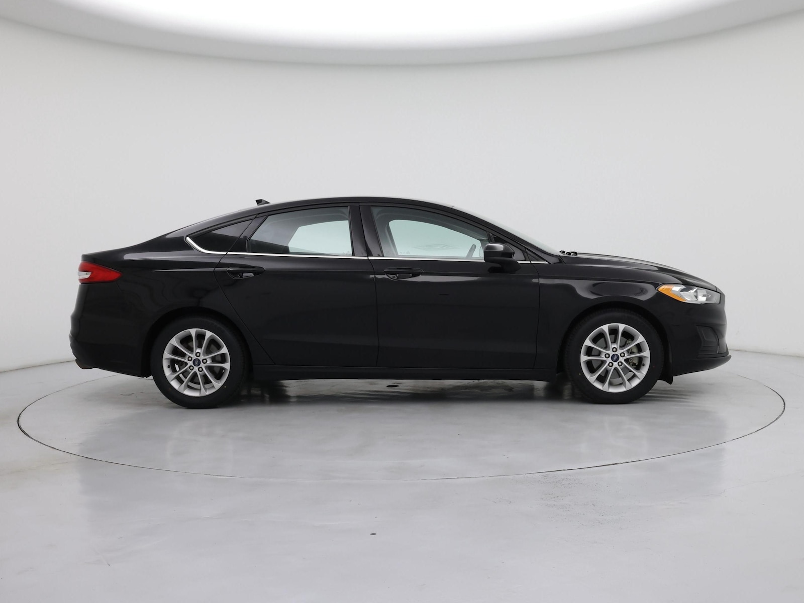 2020 Ford Fusion SE - Photo 8
