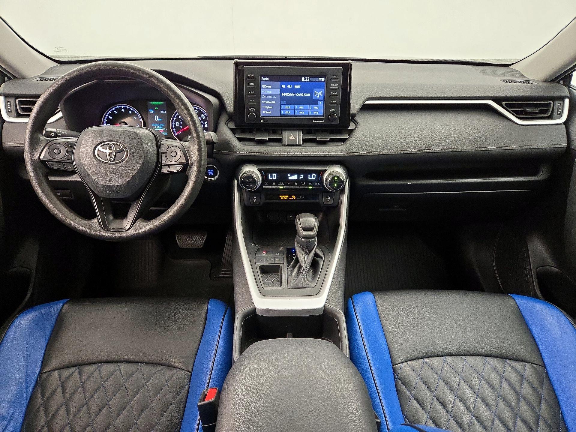 Thumbnail: 2022 Toyota RAV4 - 9