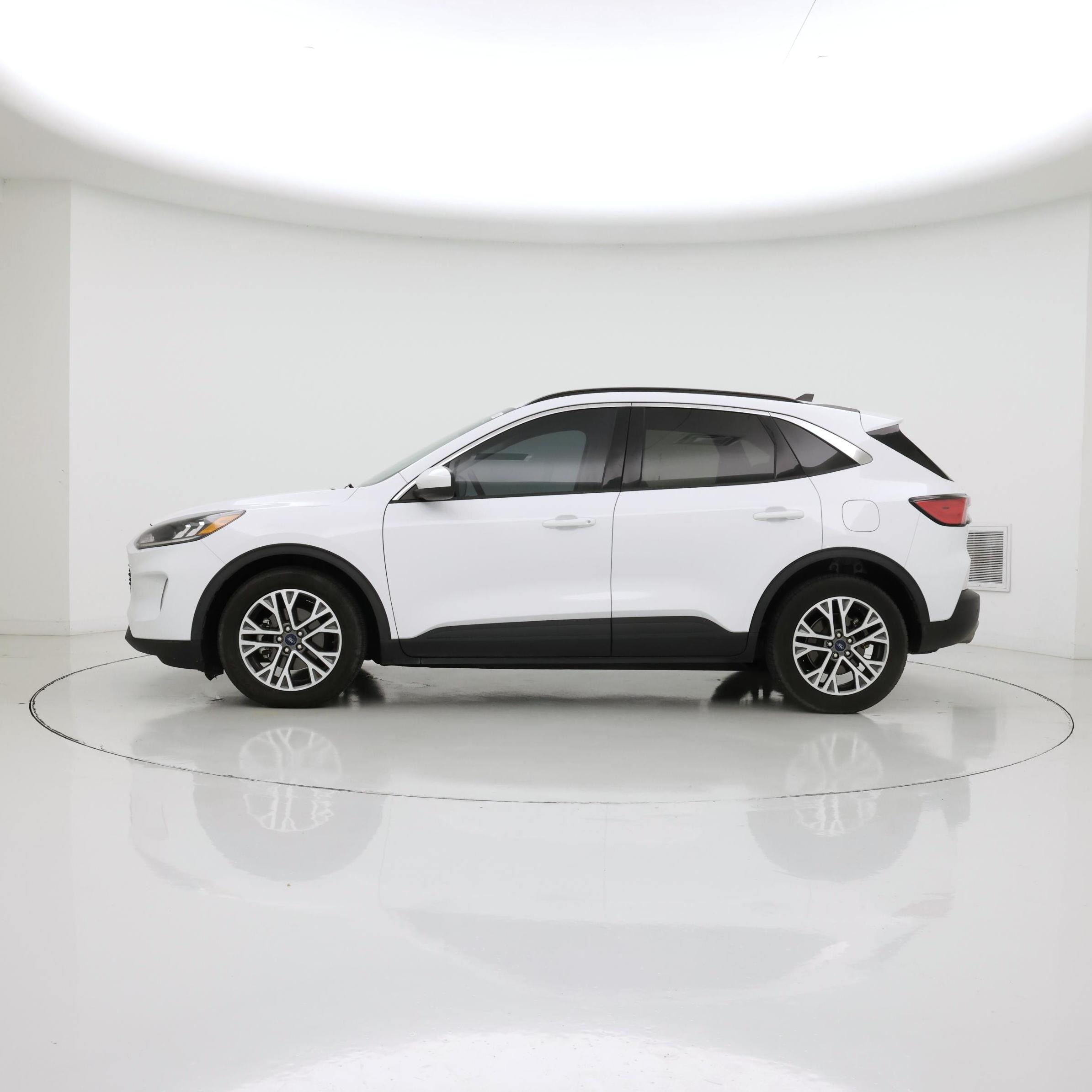 Thumbnail: 2021 Ford Escape - 3