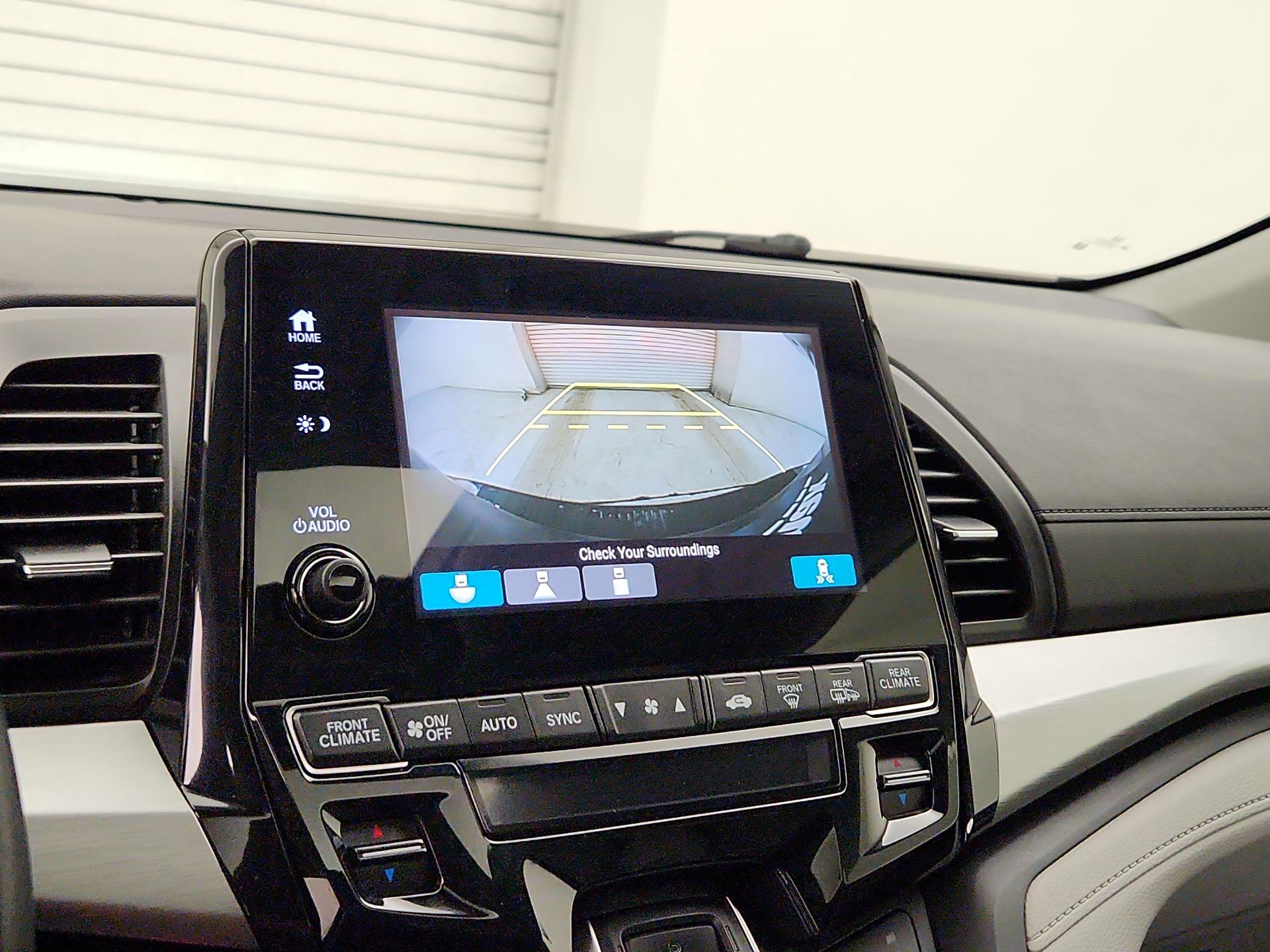 Thumbnail: 2018 Honda Odyssey - 14