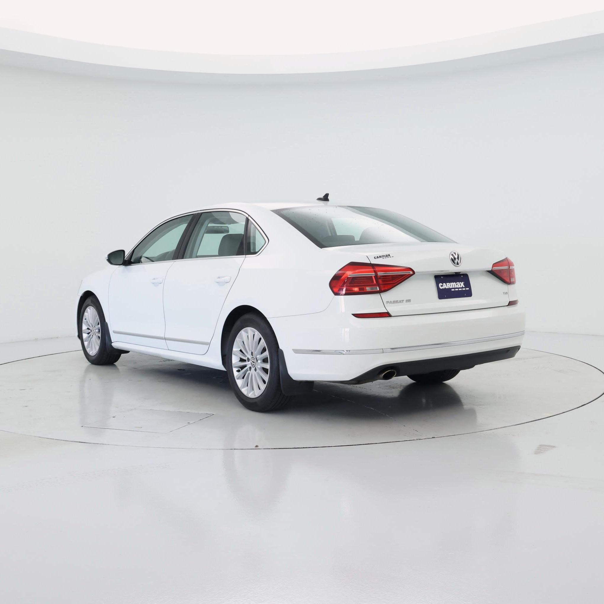 Thumbnail: 2016 Volkswagen Passat - 2
