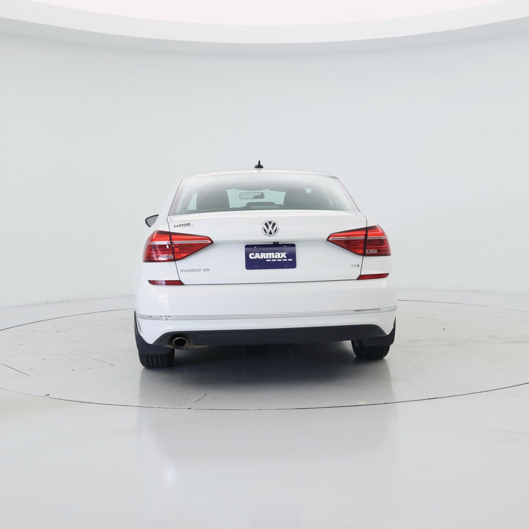 Thumbnail: 2016 Volkswagen Passat - 6