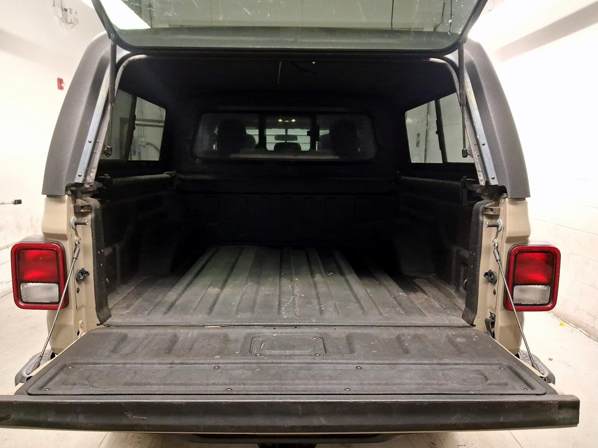 Thumbnail: 2020 Jeep Gladiator - 18