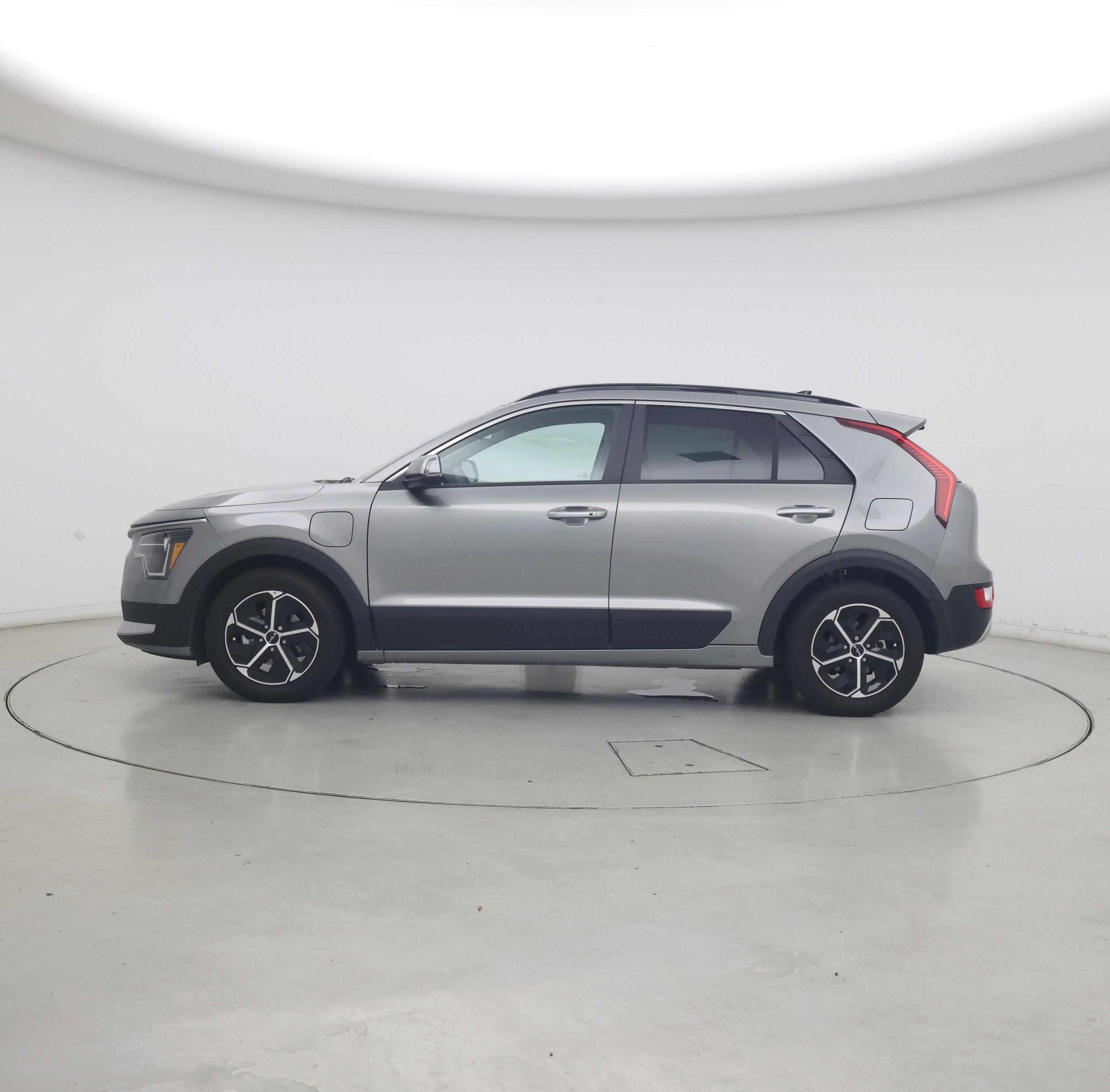 Thumbnail: 2024 Kia Niro - 3