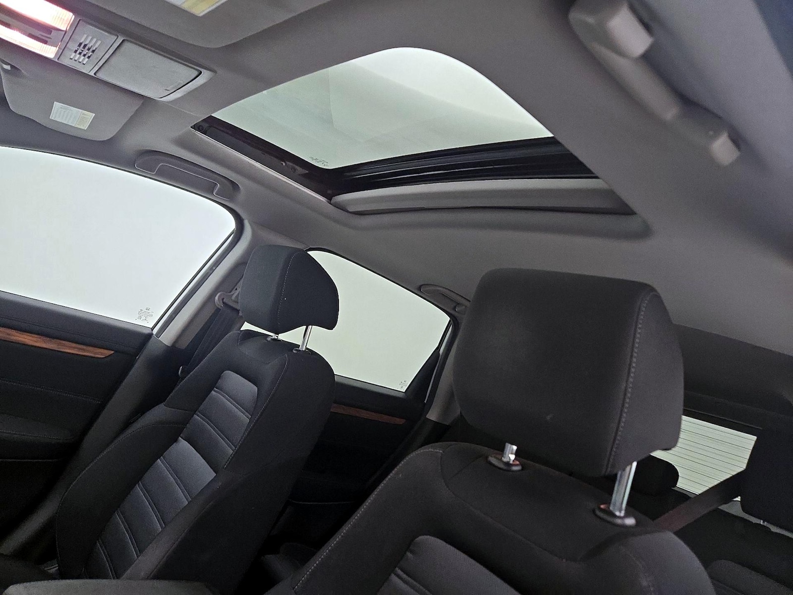 Sunroof(s) & Overhead Airbags