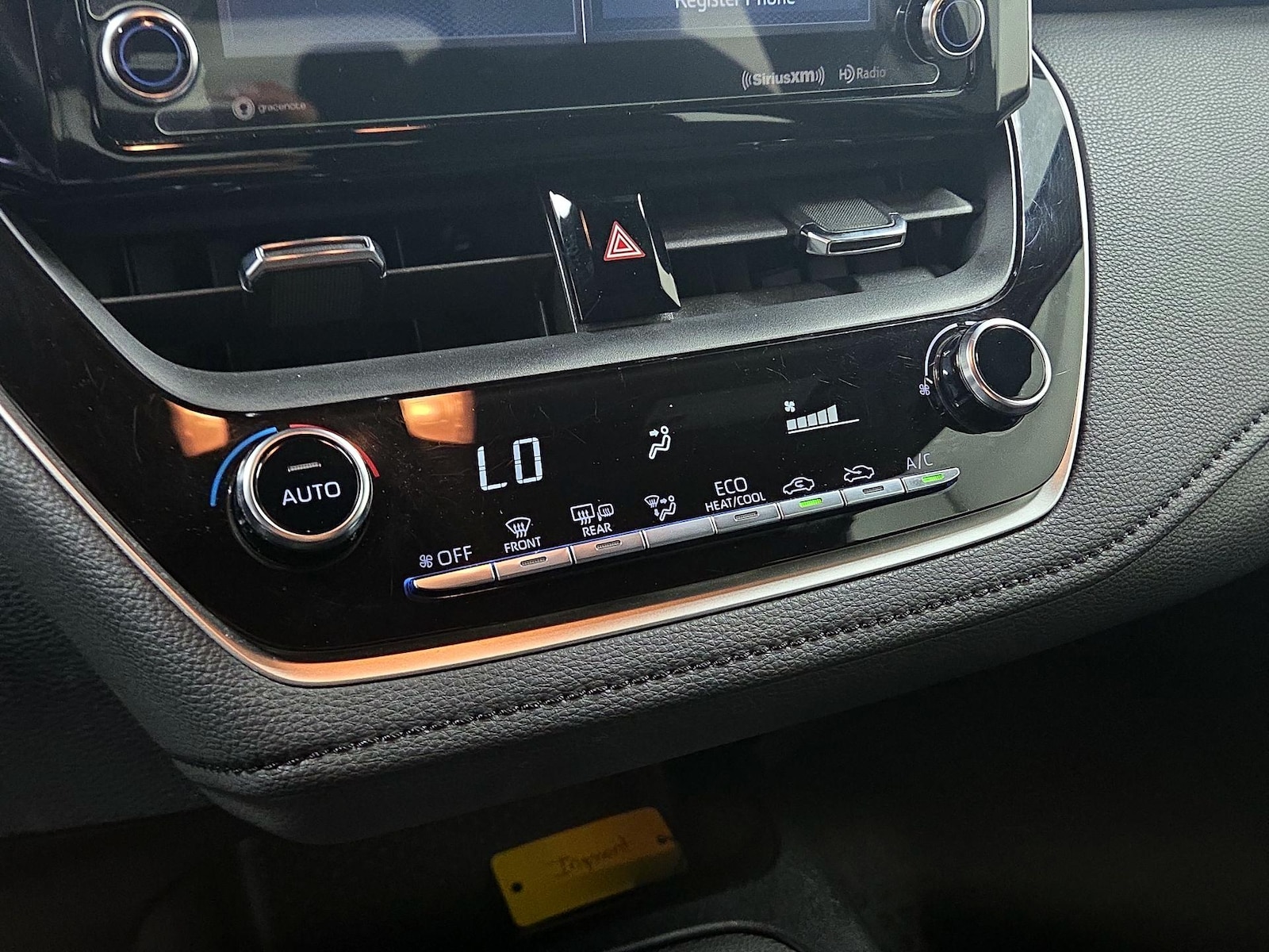 2020 Toyota Corolla SE - Photo 13