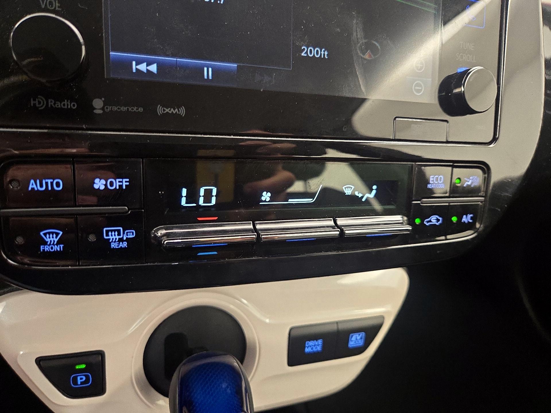 Thumbnail: 2017 Toyota Prius - 16