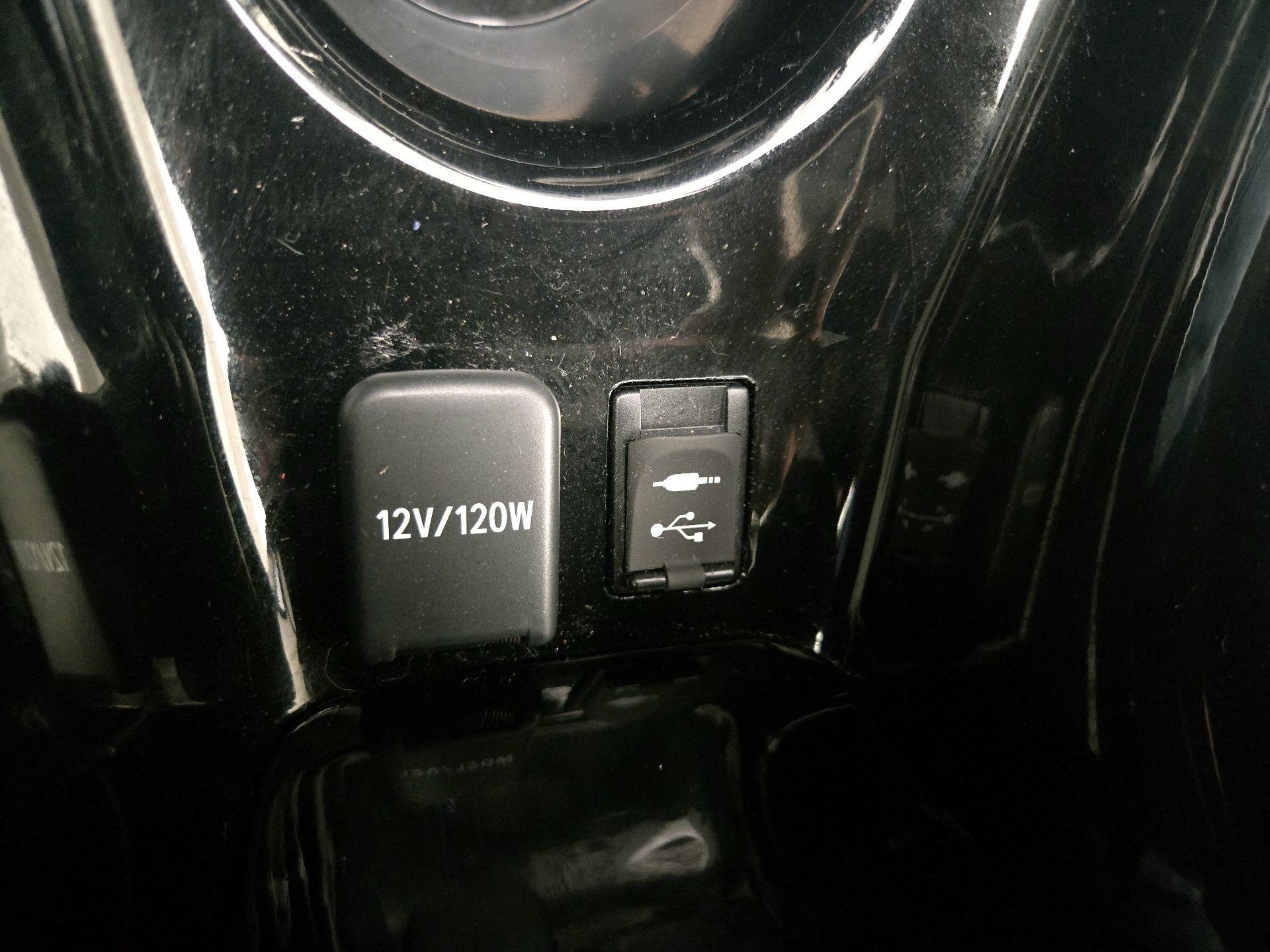 Thumbnail: 2017 Toyota Prius - 18