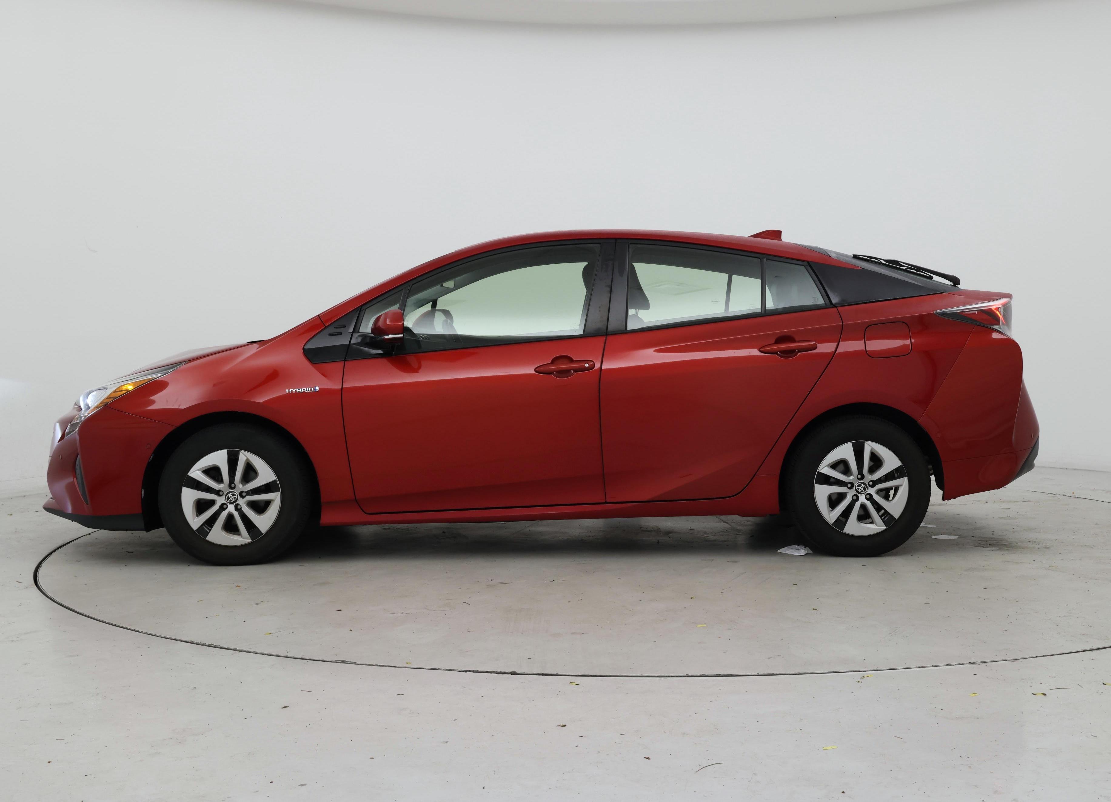 Thumbnail: 2017 Toyota Prius - 3
