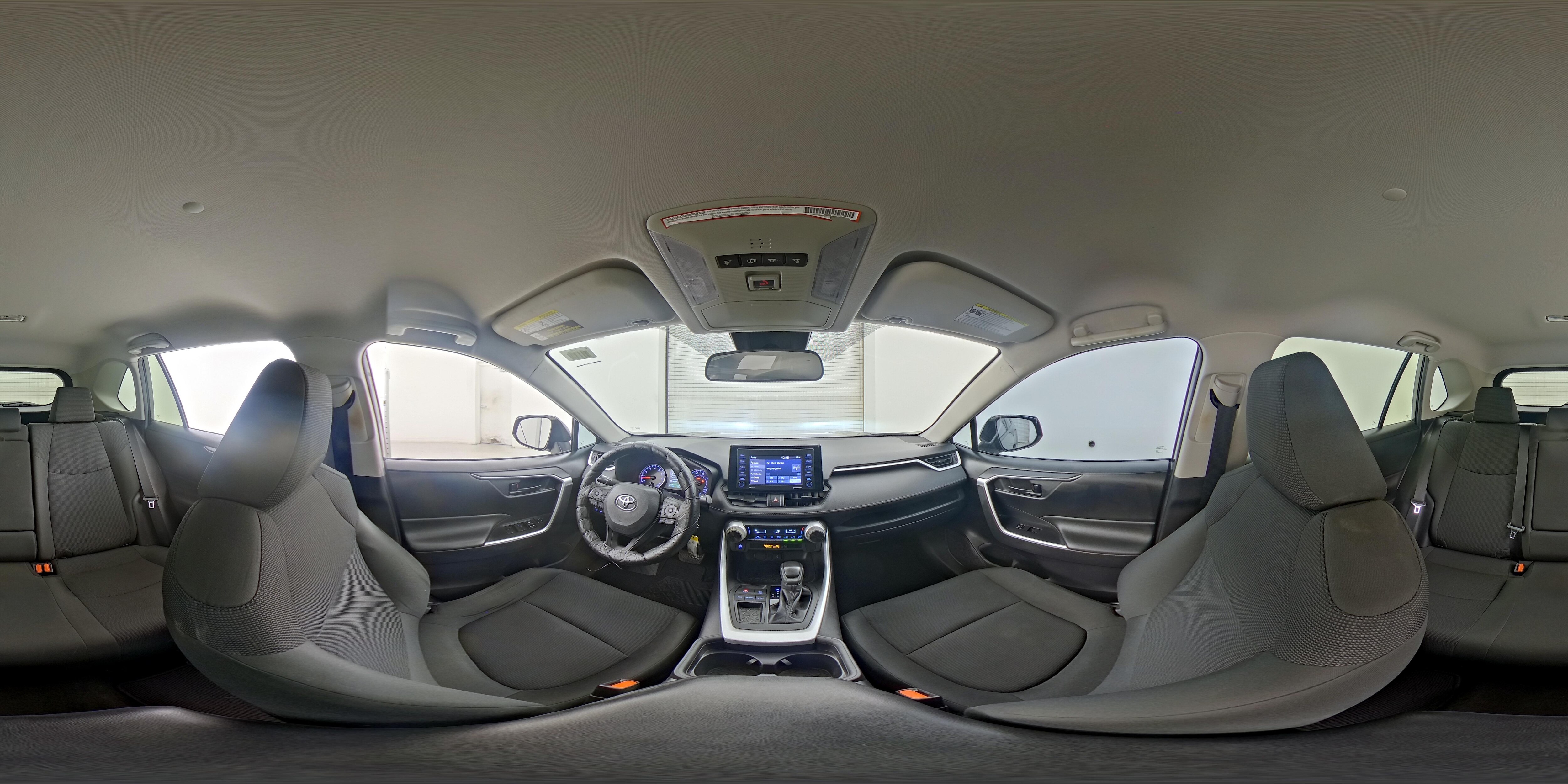 2020 Toyota RAV4 LE, photo 25