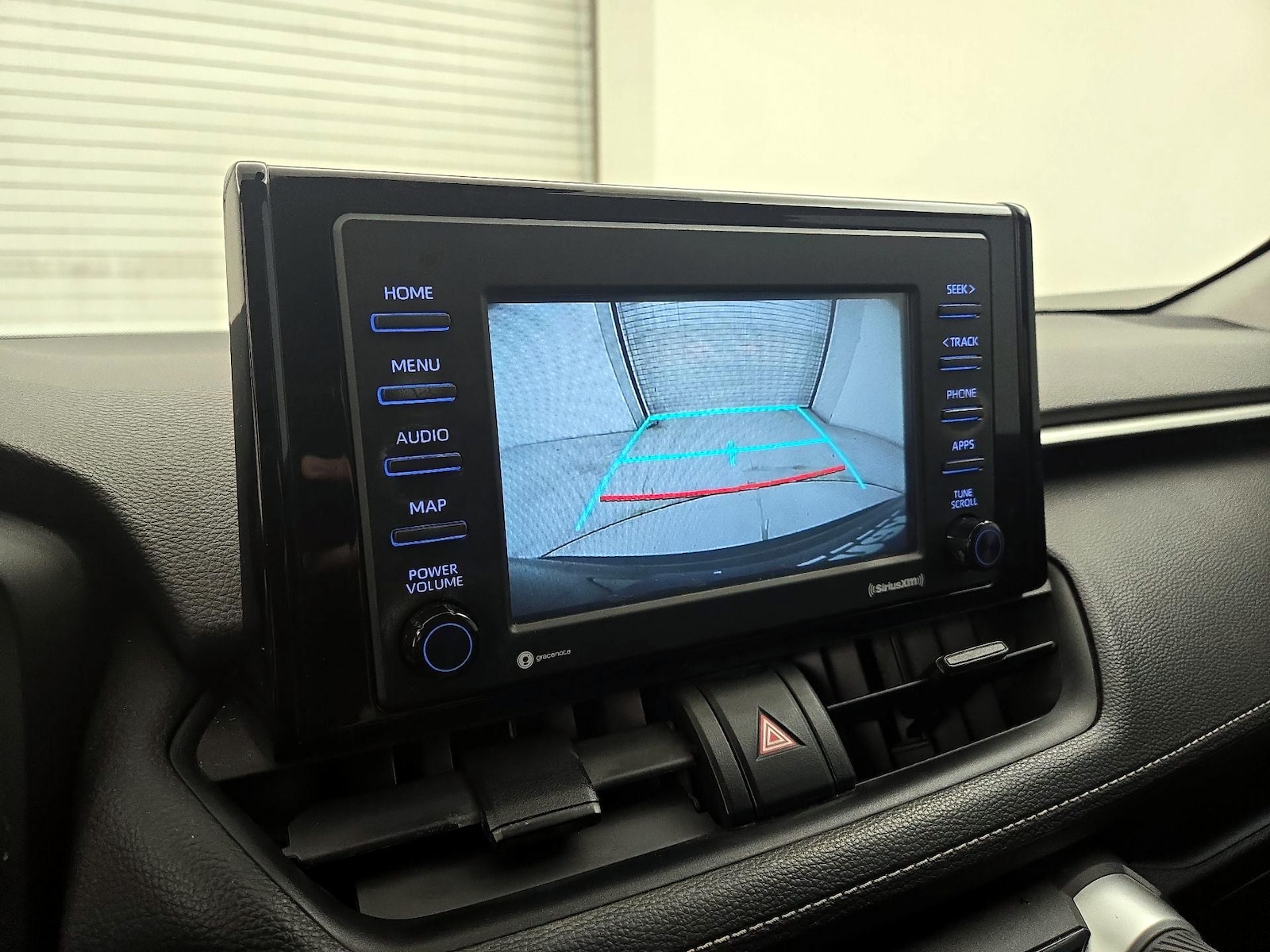 2020 Toyota RAV4 LE, photo 15