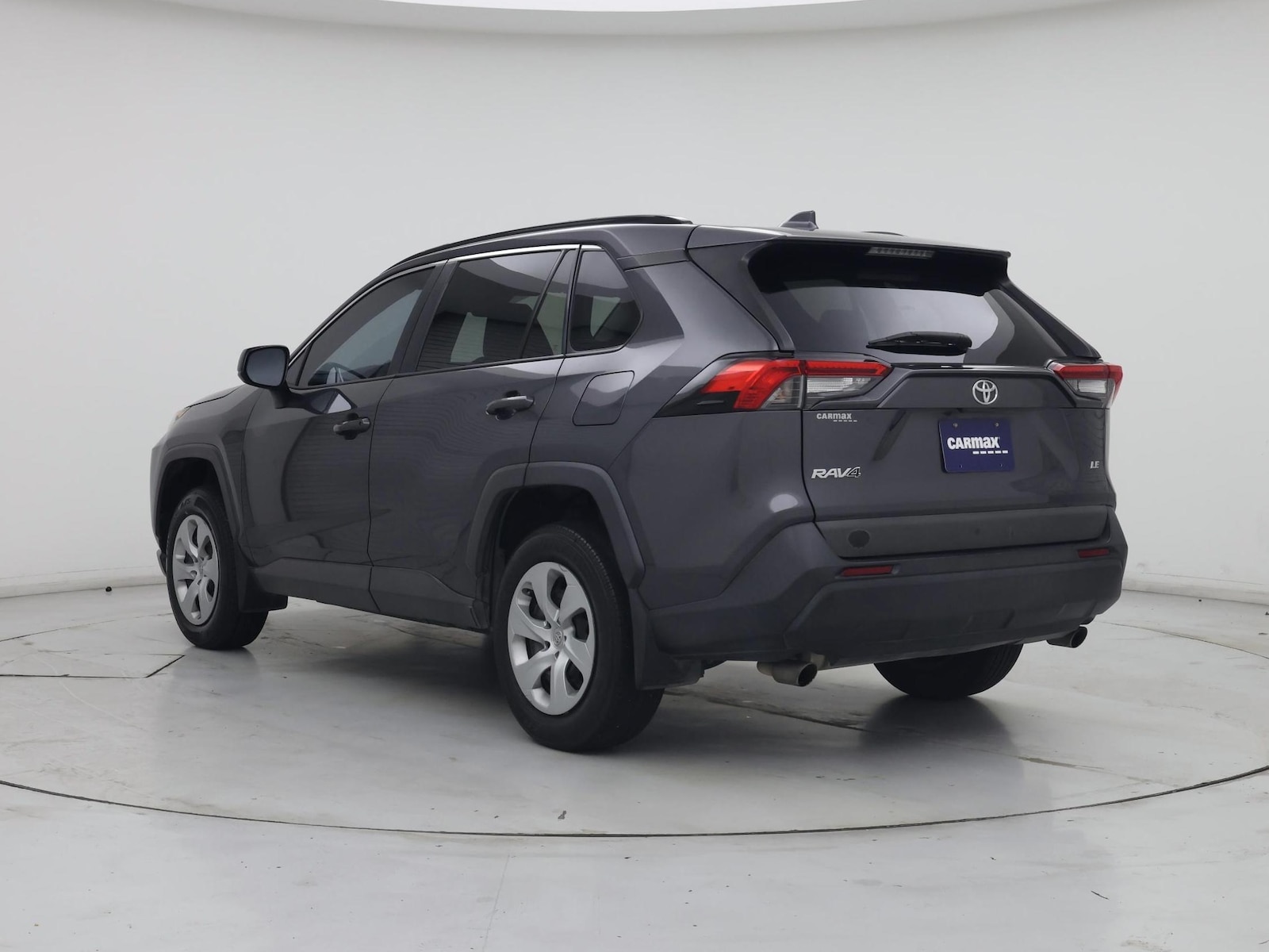 2020 Toyota RAV4 LE, photo 3