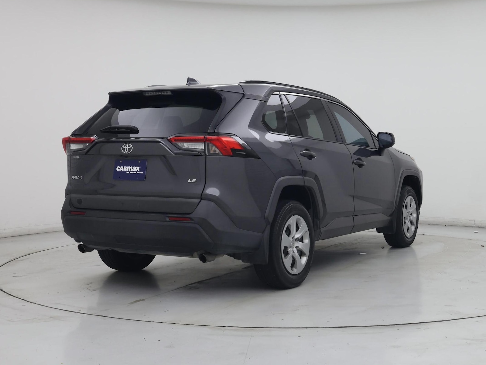 2020 Toyota RAV4 LE, photo 9