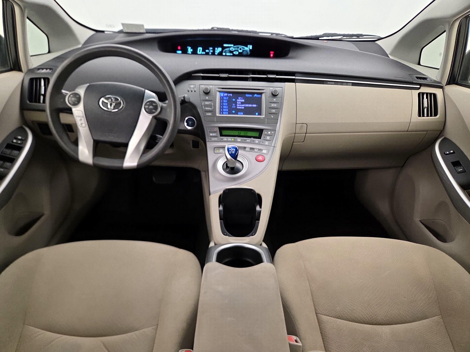 Thumbnail: 2015 Toyota Prius - 9