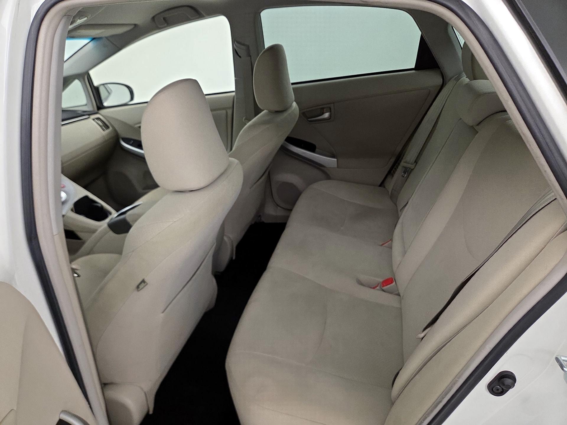 Thumbnail: 2015 Toyota Prius - 18