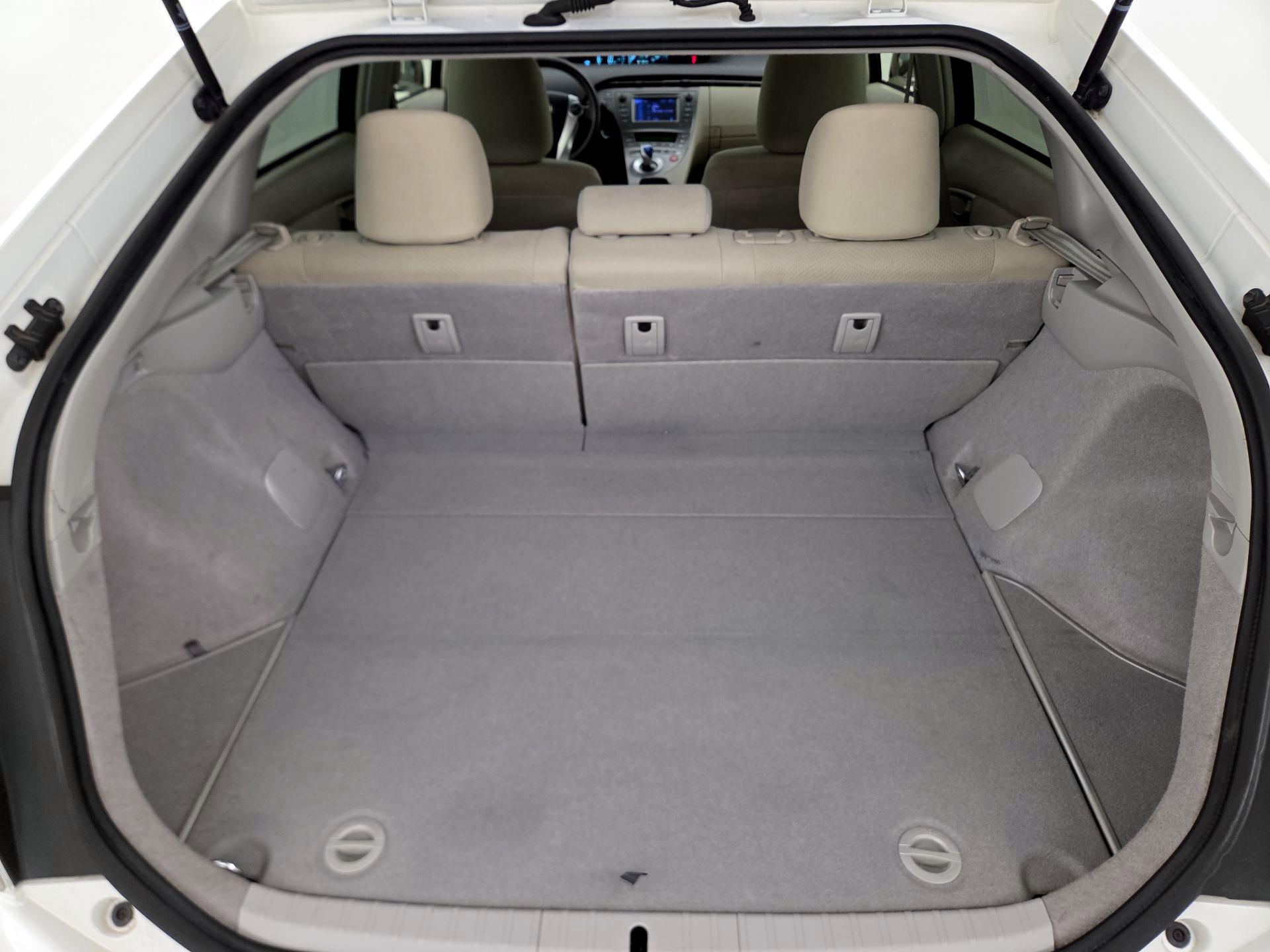 Thumbnail: 2015 Toyota Prius - 19