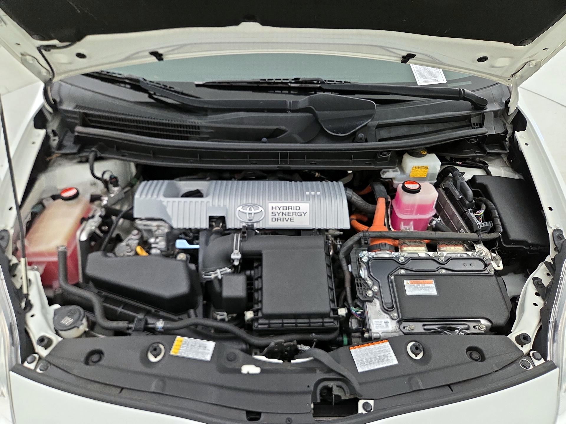 Thumbnail: 2015 Toyota Prius - 20
