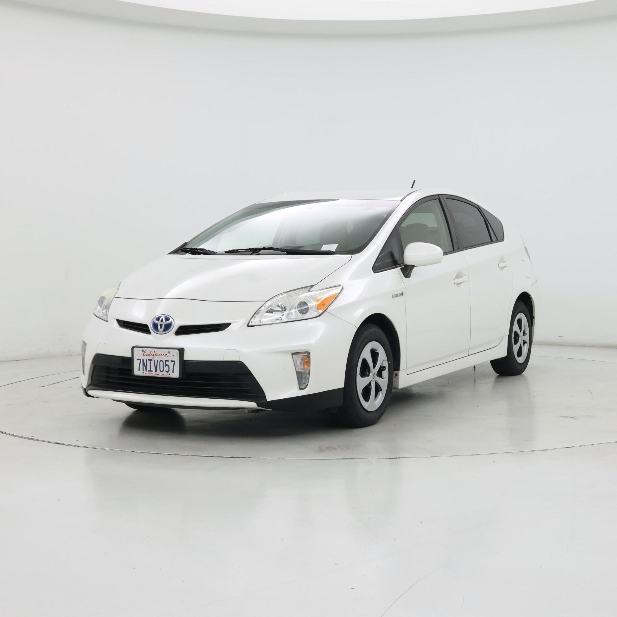 Thumbnail: 2015 Toyota Prius - 4