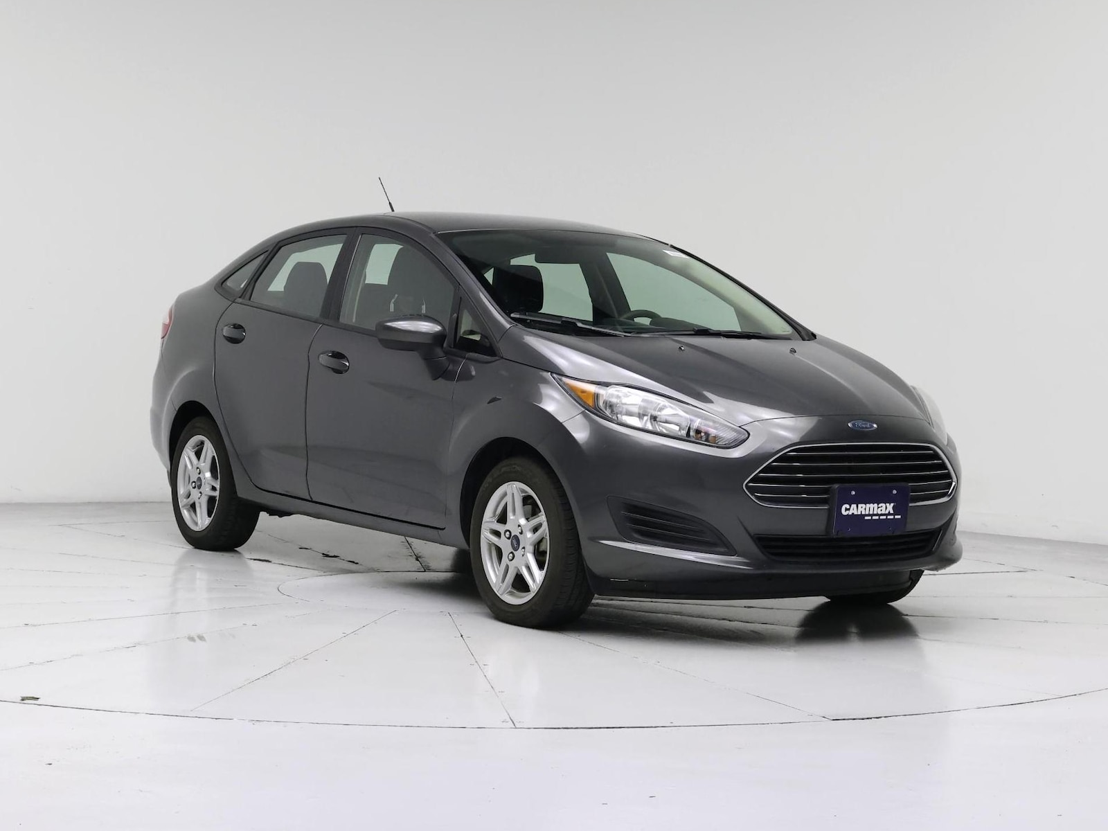 2018 Ford Fiesta SE - Photo 2