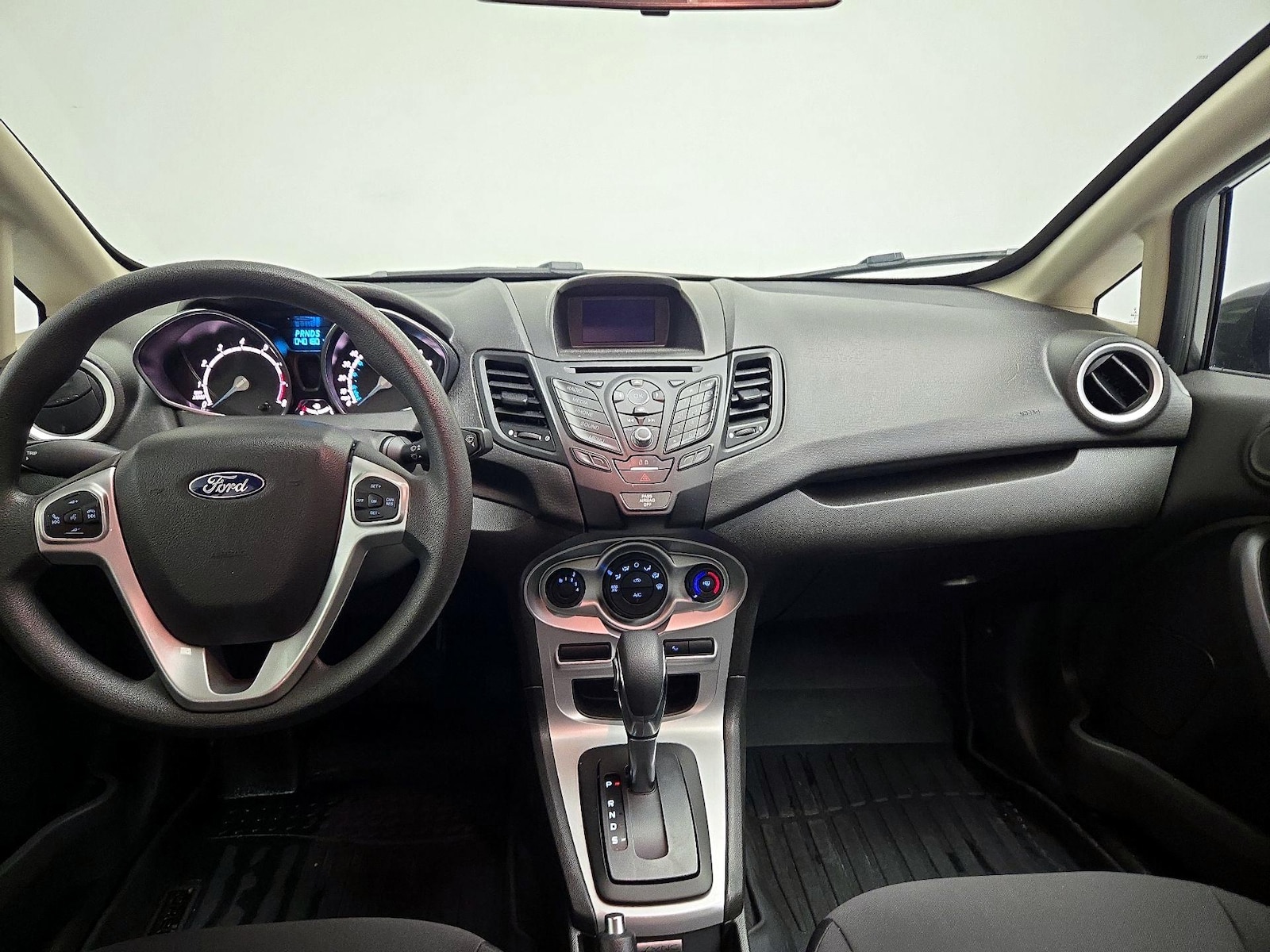 2018 Ford Fiesta SE - Photo 10