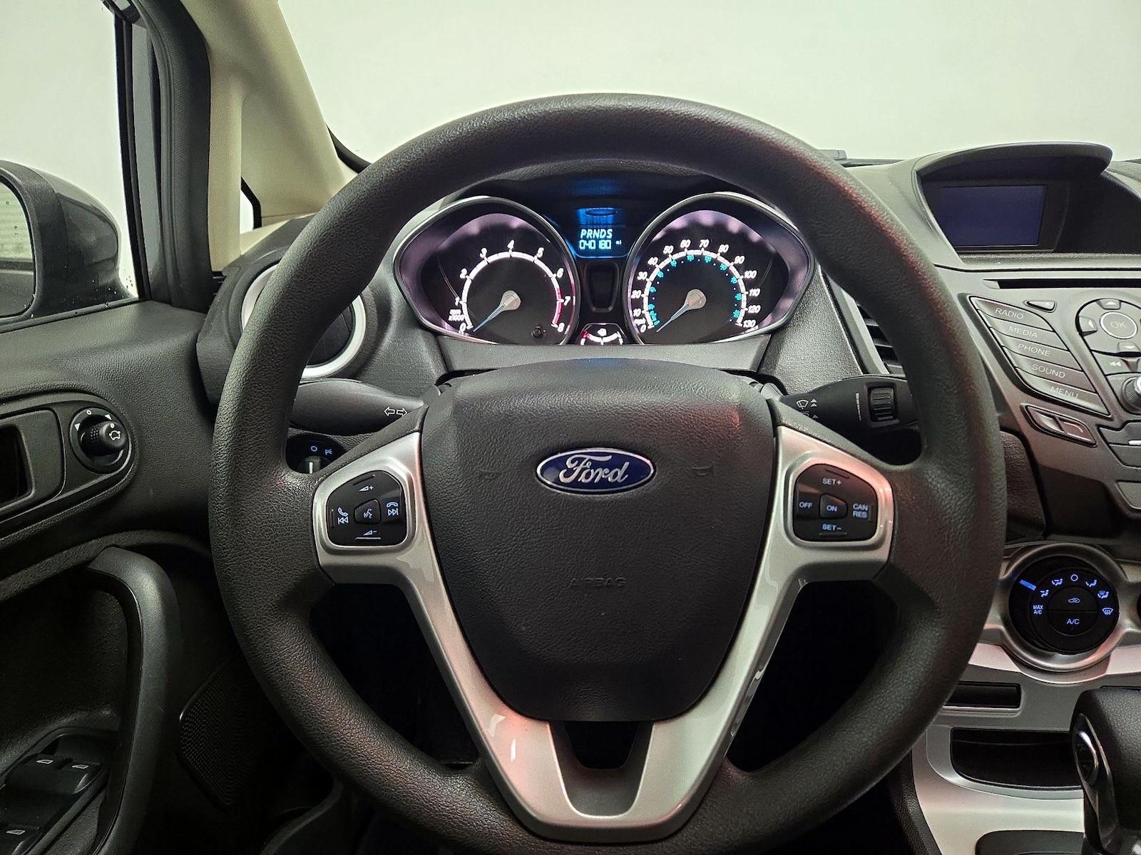 2018 Ford Fiesta SE - Photo 11