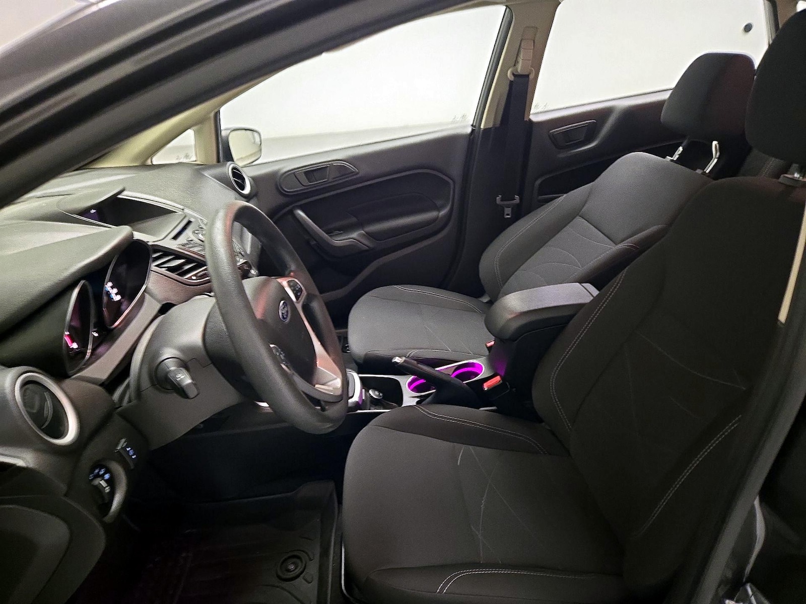 2018 Ford Fiesta SE - Photo 12