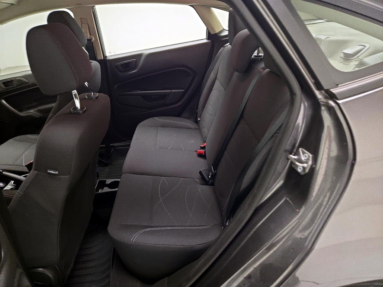 2018 Ford Fiesta SE - Photo 20