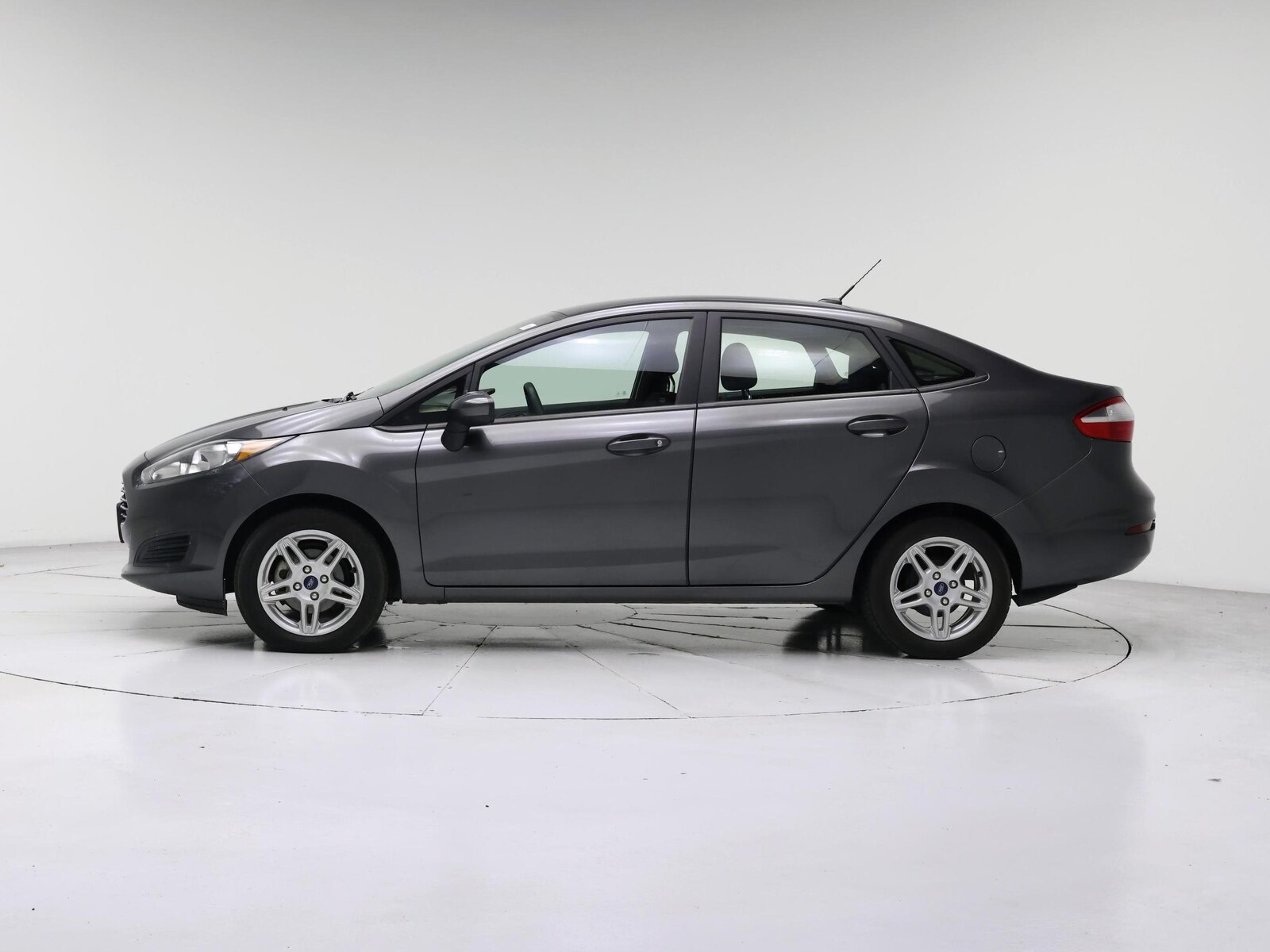 2018 Ford Fiesta SE - Photo 4