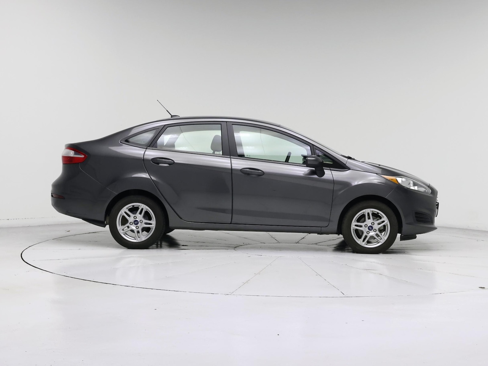 2018 Ford Fiesta SE - Photo 8