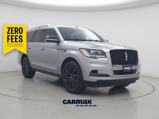 Silver 2023 Lincoln Navigator SUV / Crossover Four-Wheel Drive Automatic