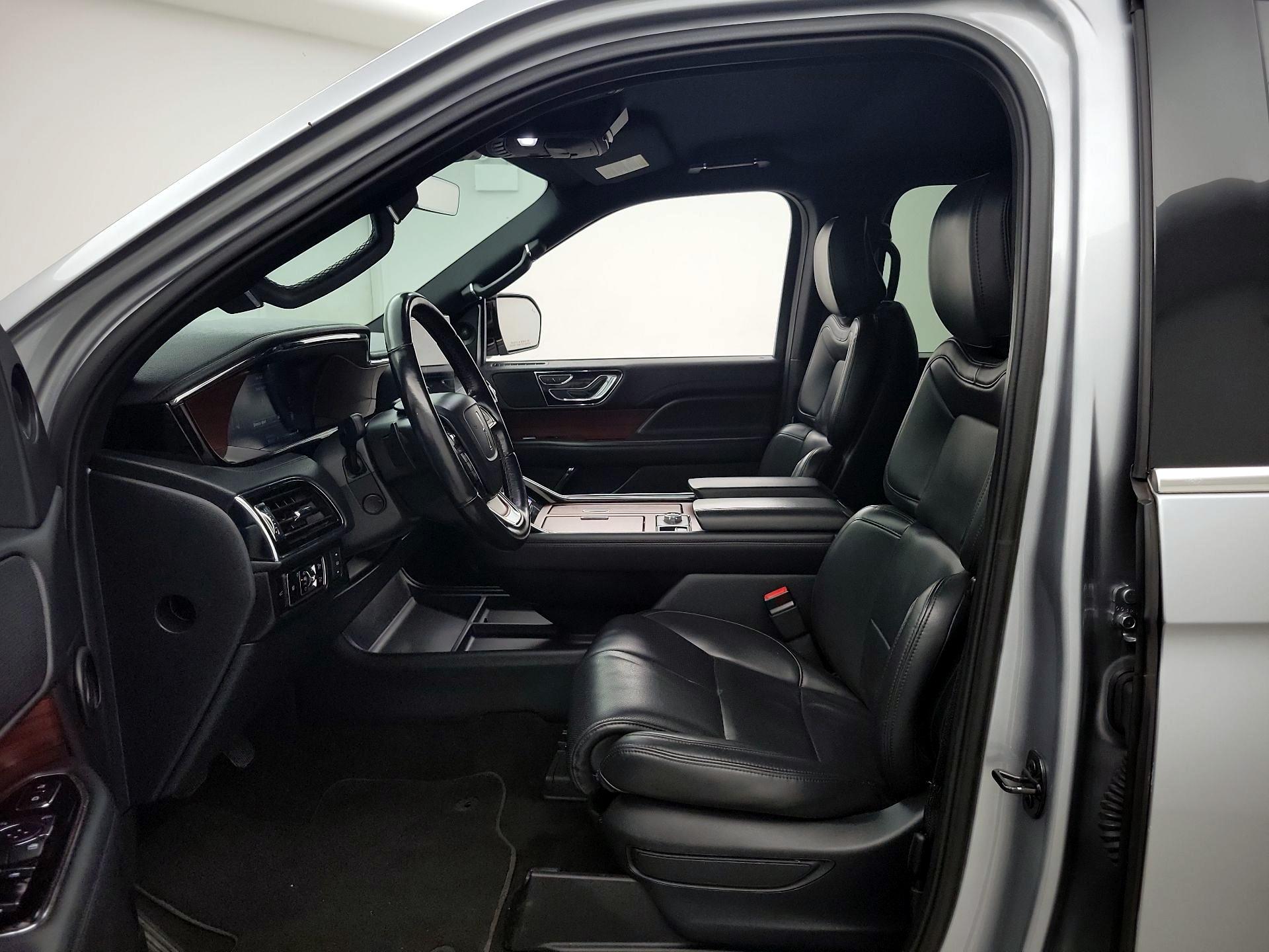 Thumbnail: 2023 Lincoln Navigator - 11