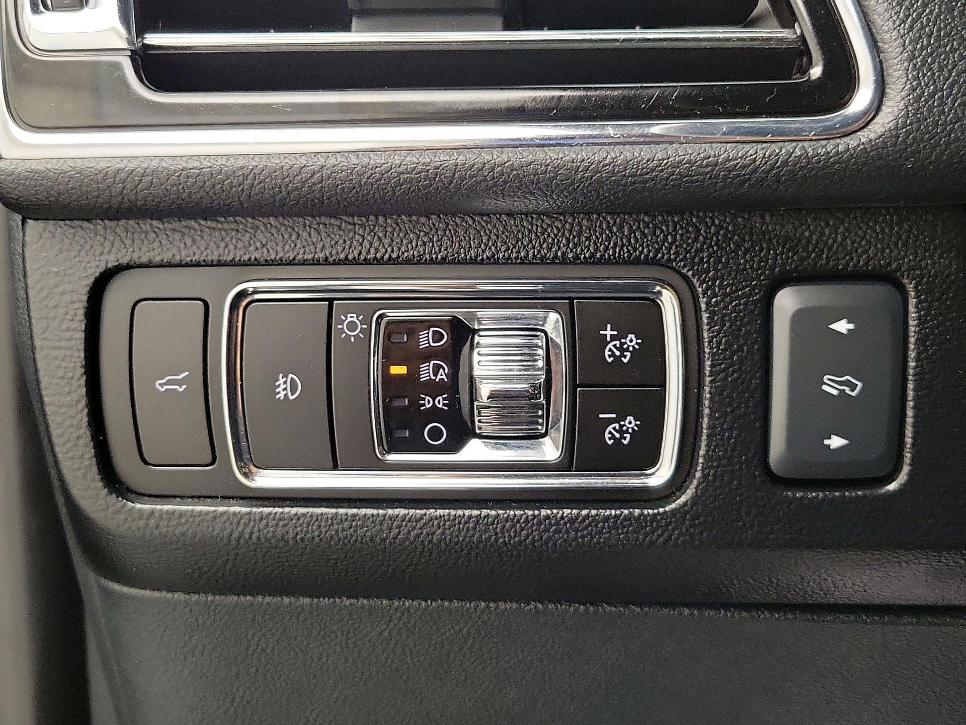Thumbnail: 2023 Lincoln Navigator - 13