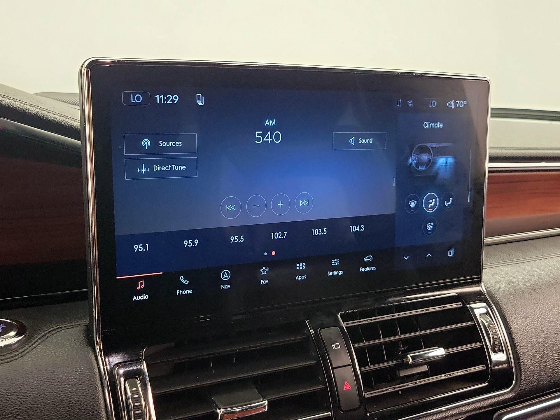 Thumbnail: 2023 Lincoln Navigator - 16