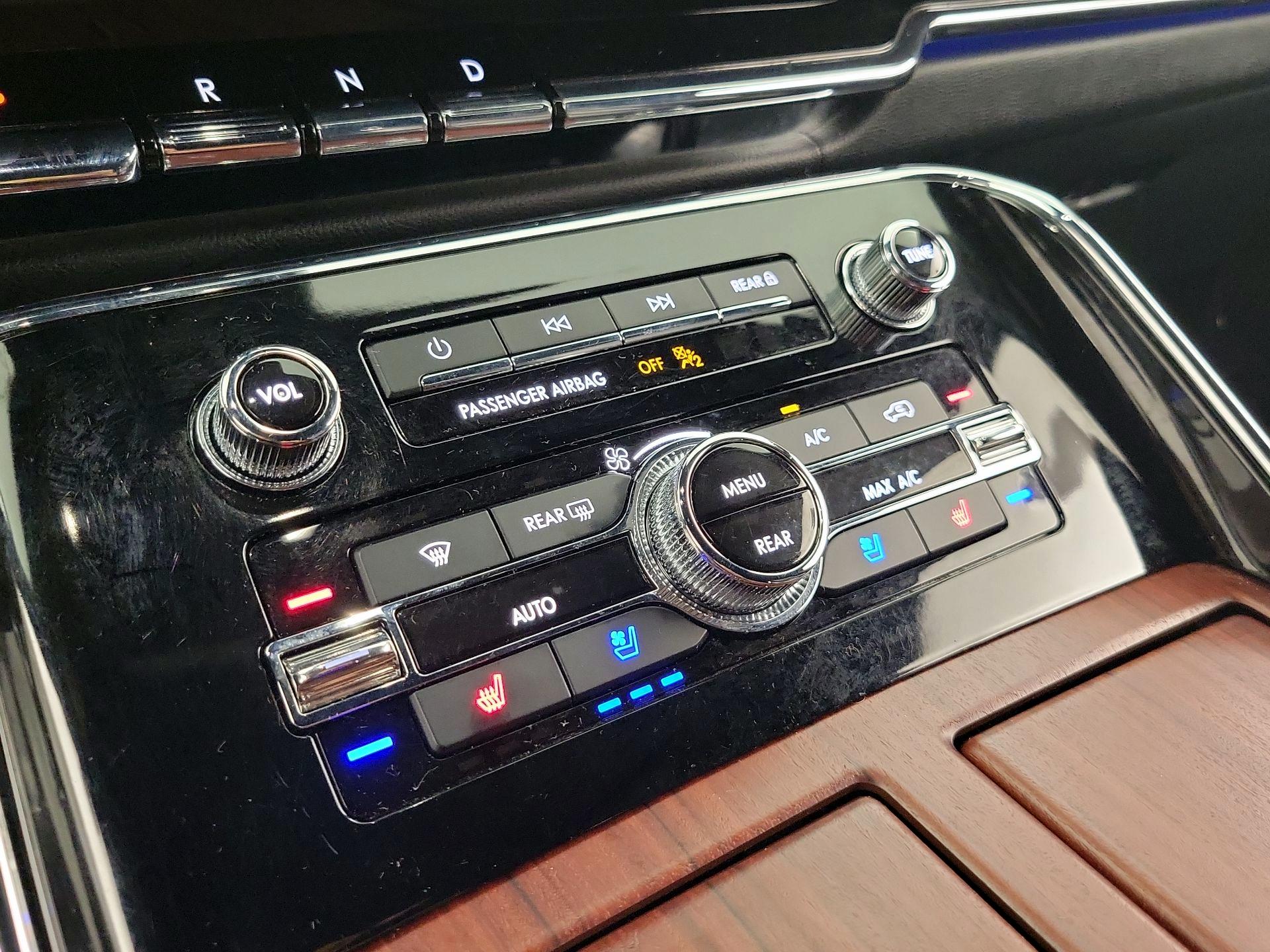 Thumbnail: 2023 Lincoln Navigator - 17
