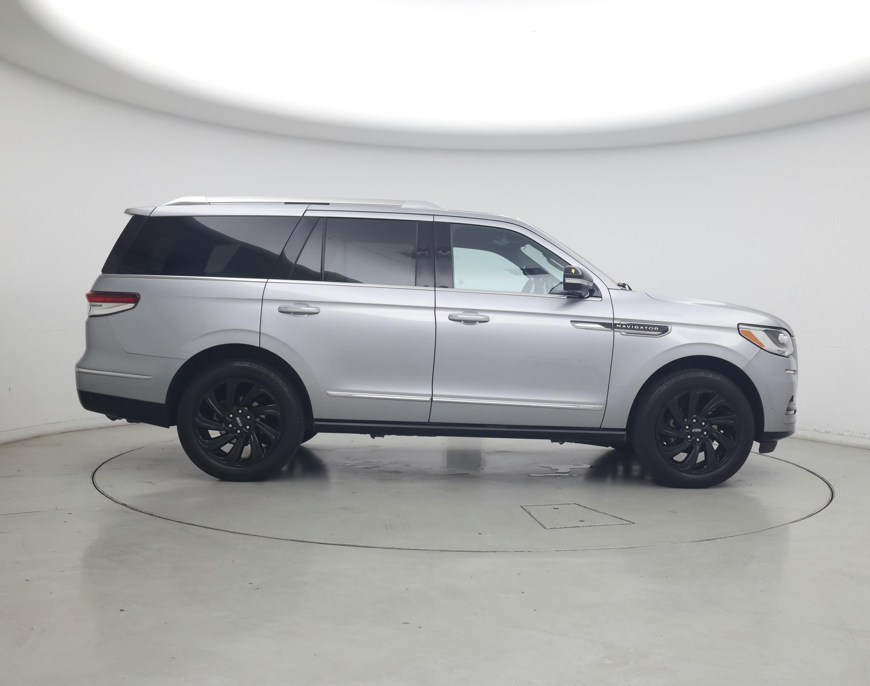 Thumbnail: 2023 Lincoln Navigator - 7