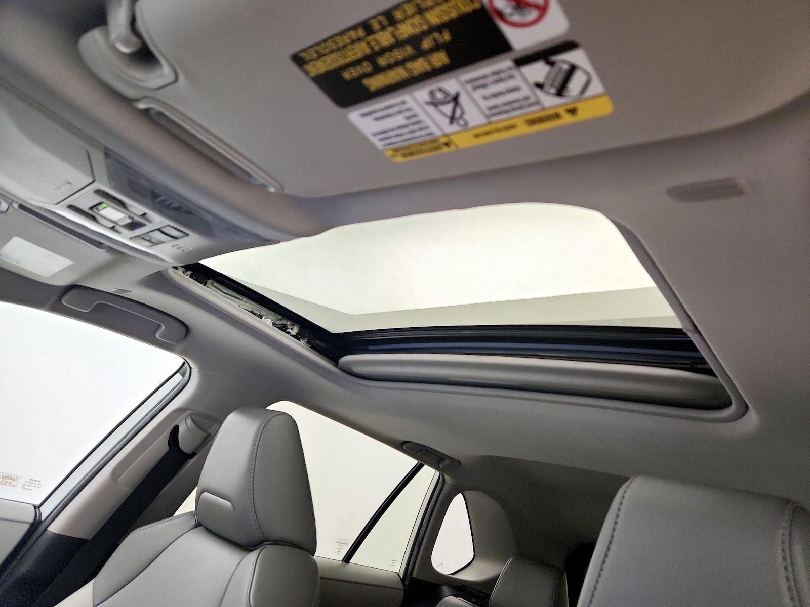 Sunroof(s) & Overhead Airbags