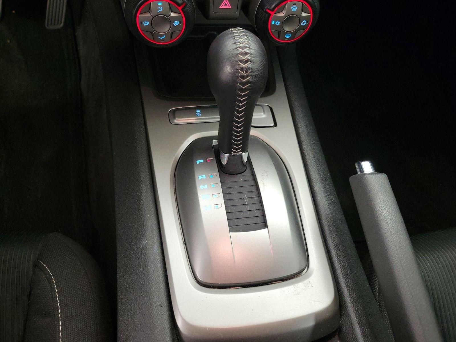 2015 Chevrolet Camaro 1LT - Photo 18