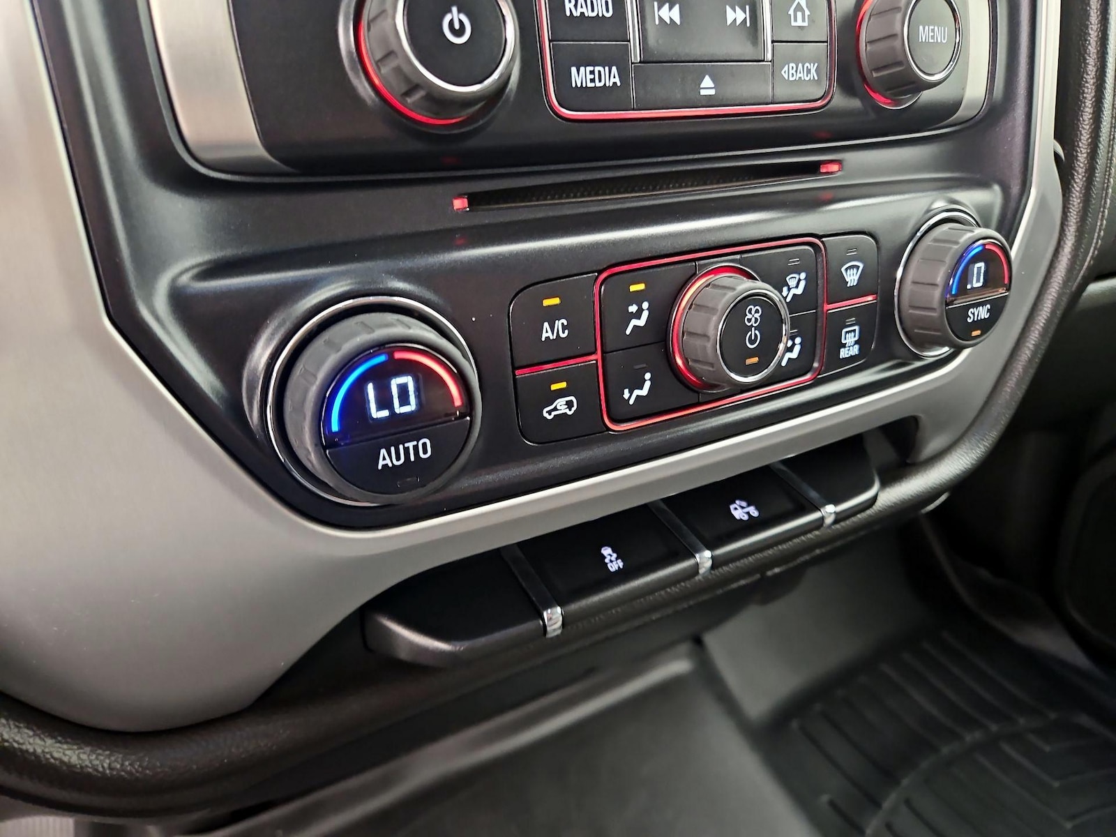 2014 GMC Sierra 1500 SLE - Photo 17