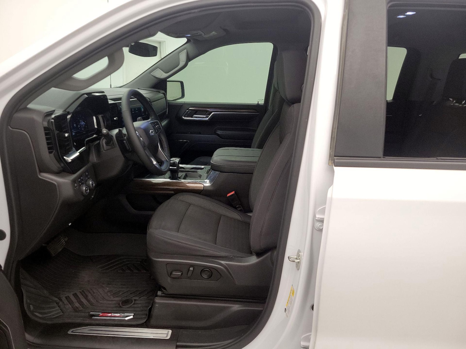 2024 Chevrolet Silverado 1500 LT Trail Boss - Photo 12