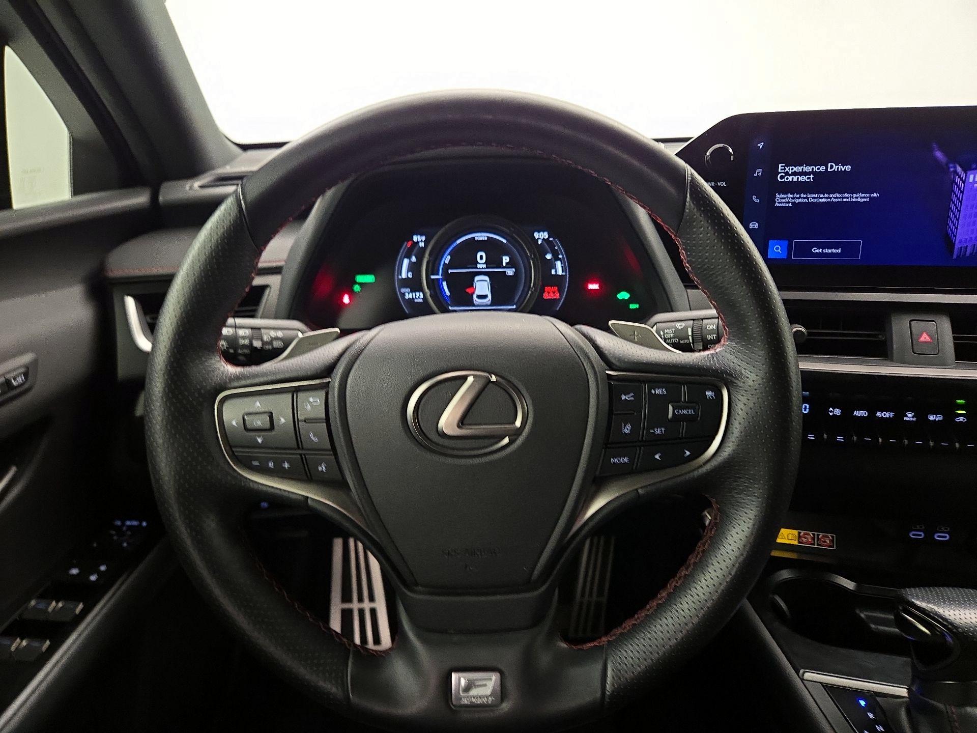 Thumbnail: 2023 Lexus UX - 10