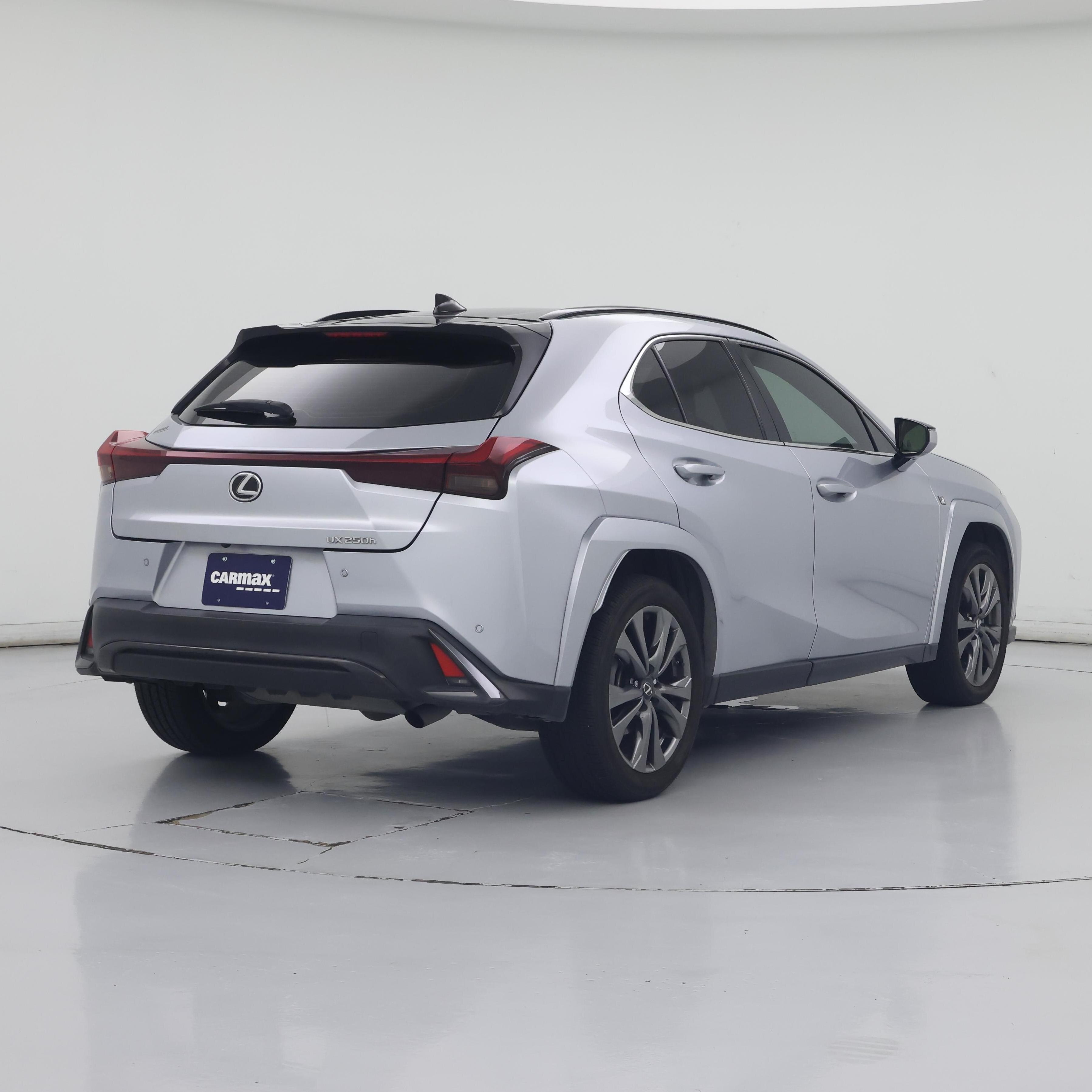 Thumbnail: 2023 Lexus UX - 8