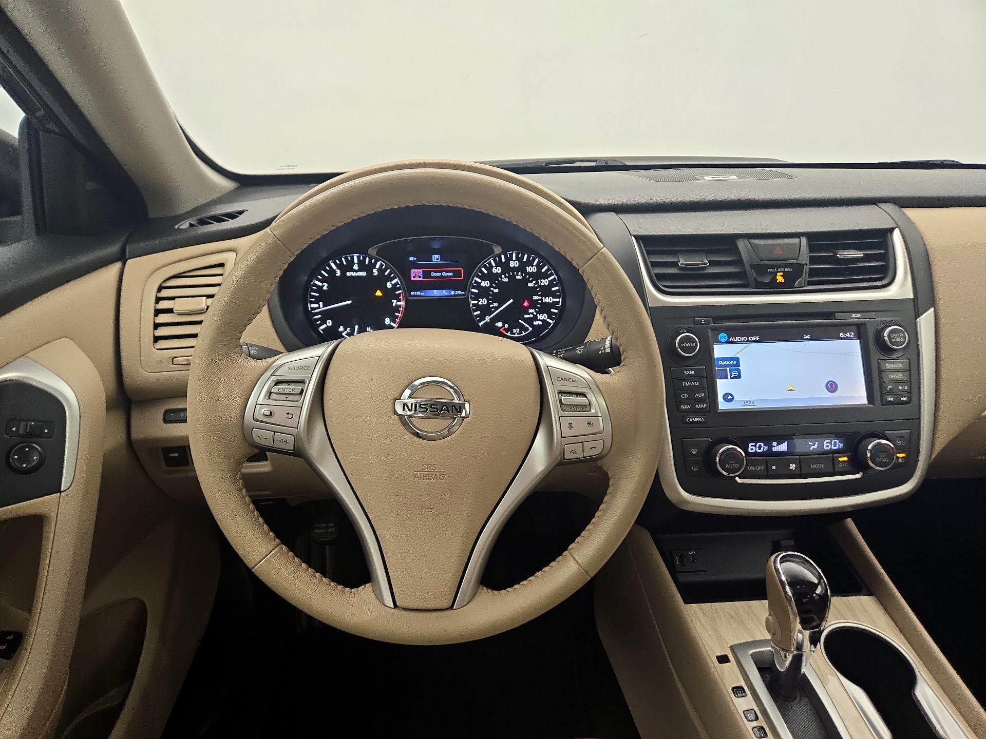 Thumbnail: 2016 Nissan Altima - 10