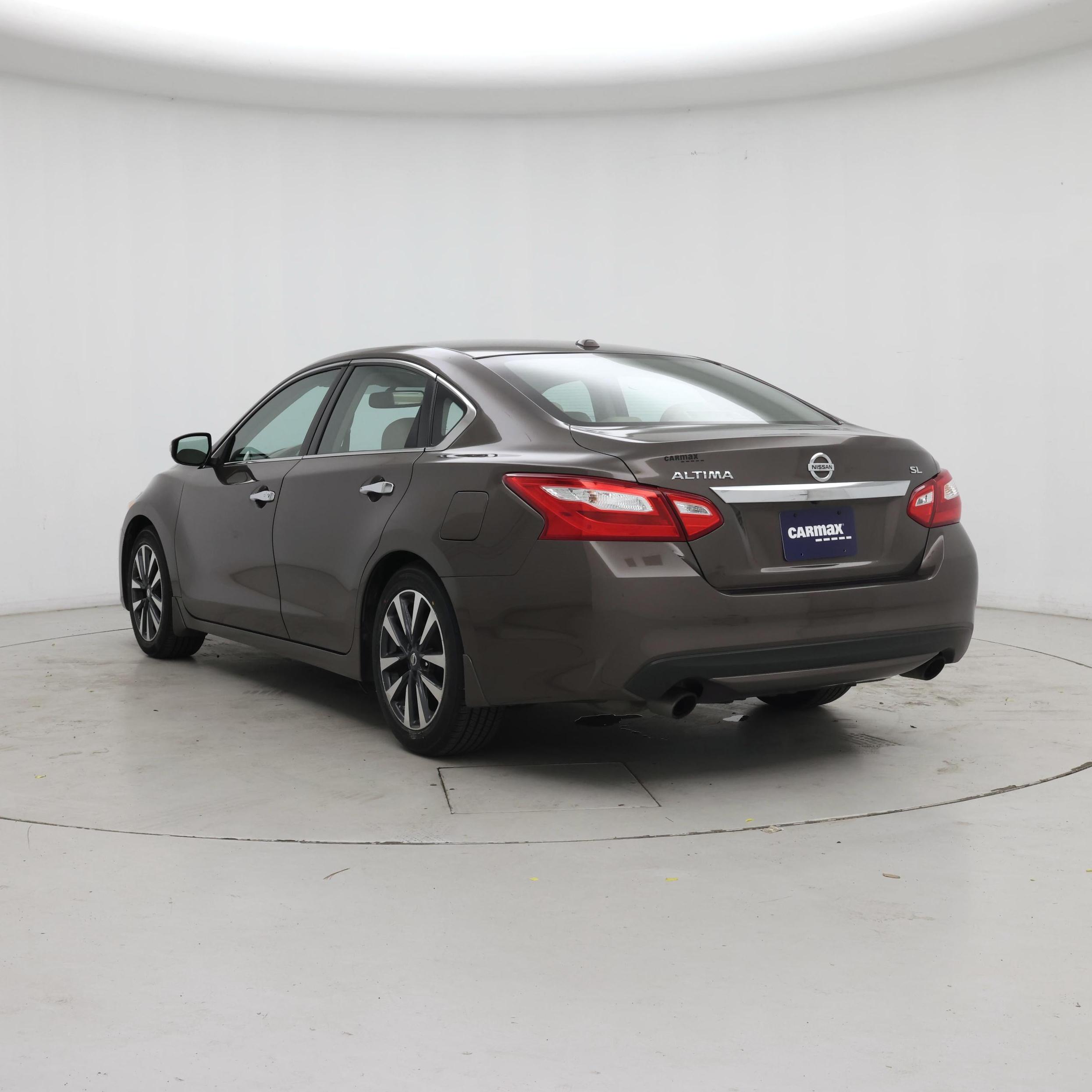 Thumbnail: 2016 Nissan Altima - 2