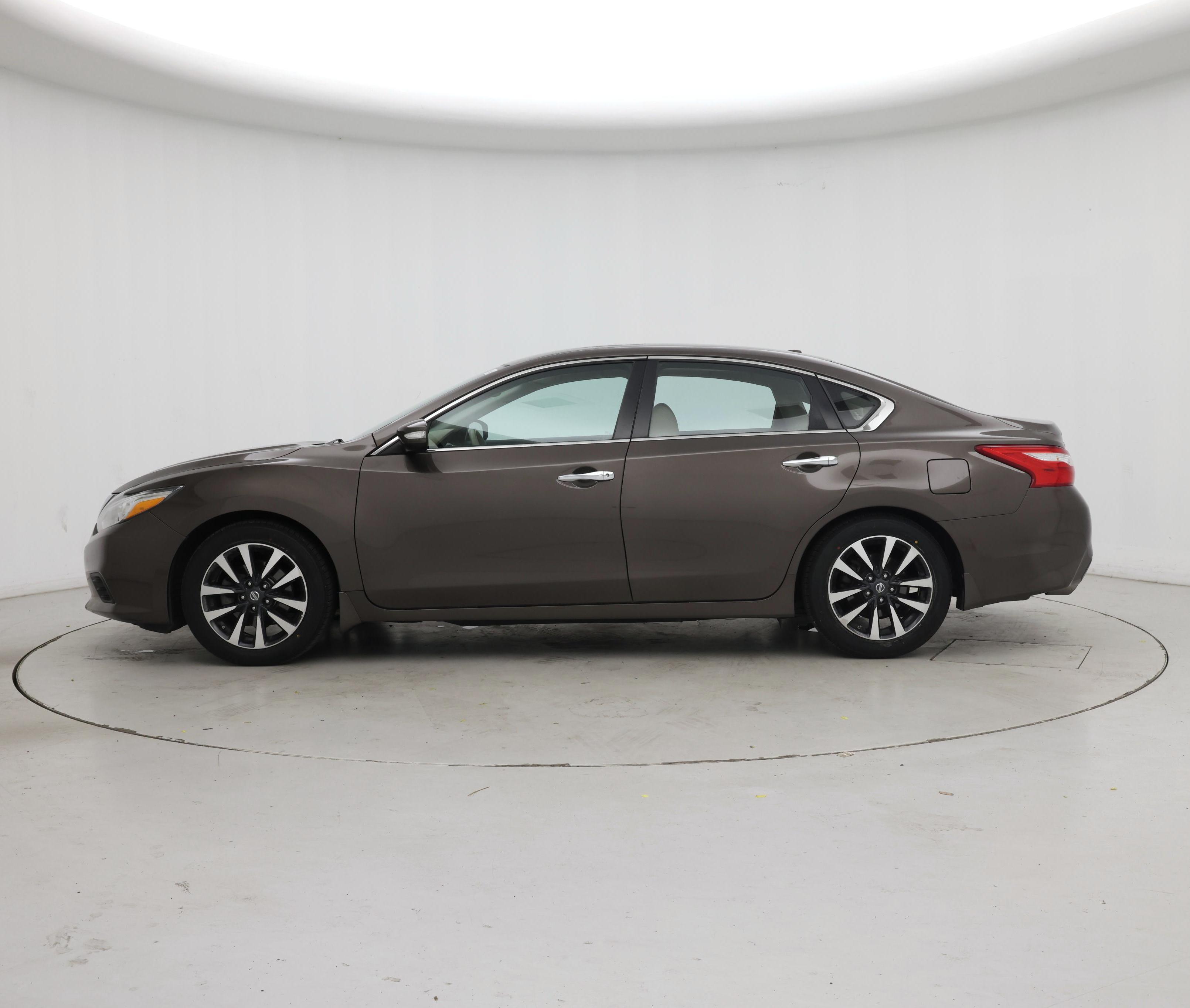 Thumbnail: 2016 Nissan Altima - 3