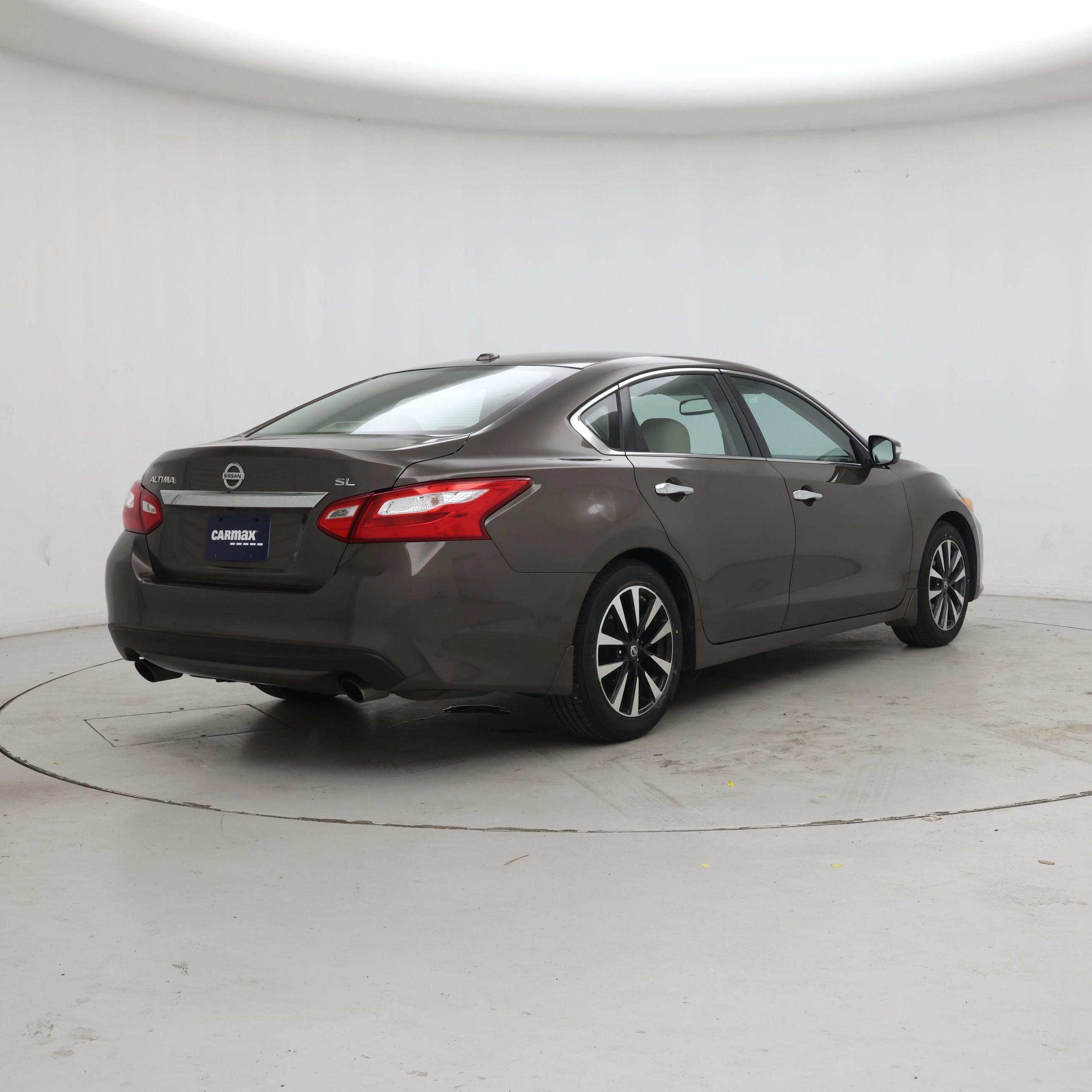 Thumbnail: 2016 Nissan Altima - 8