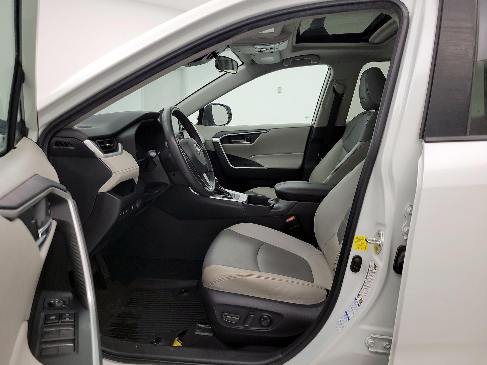 2022 Toyota RAV4 XLE Premium - Photo 12