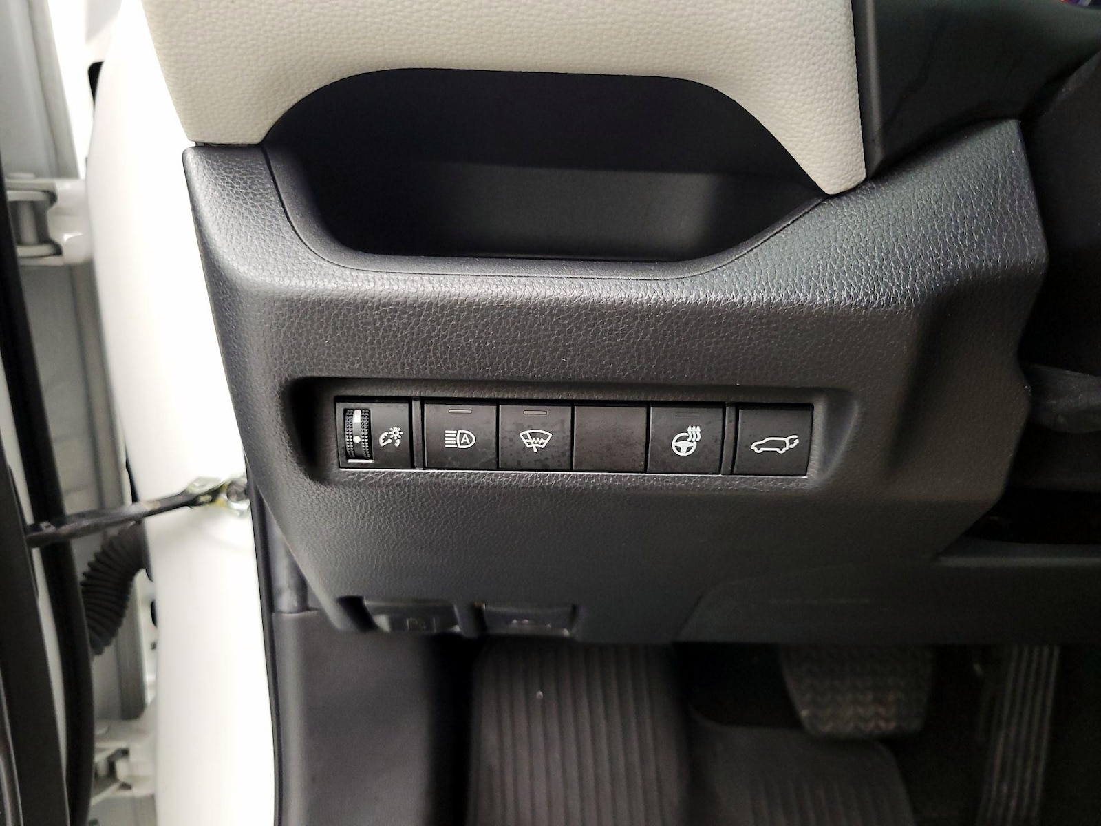 2022 Toyota RAV4 XLE Premium - Photo 14