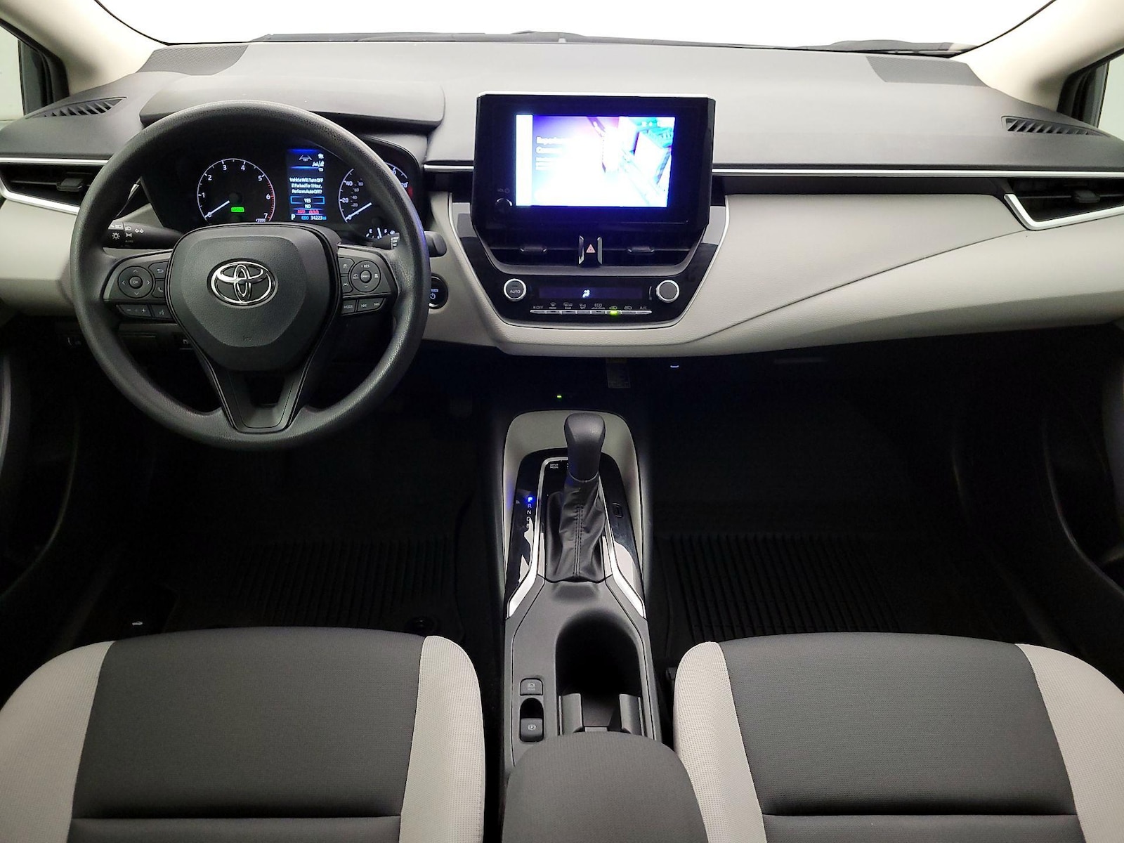 2025 Toyota Corolla LE - Photo 10