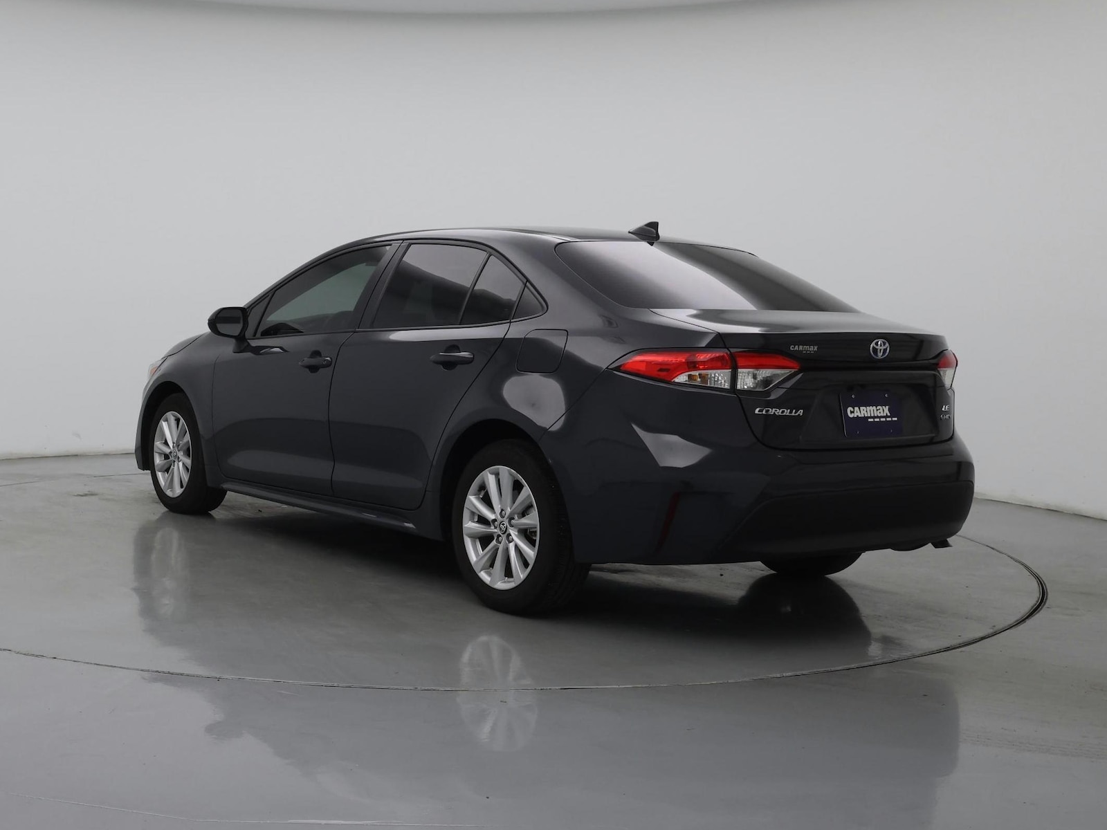 2025 Toyota Corolla LE - Photo 3
